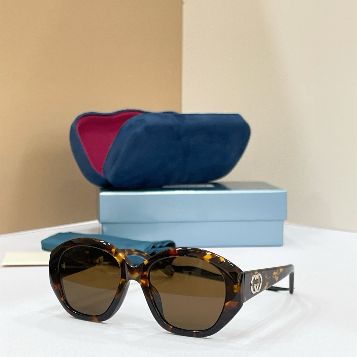 GUCCI Sunglasses - GG2200S