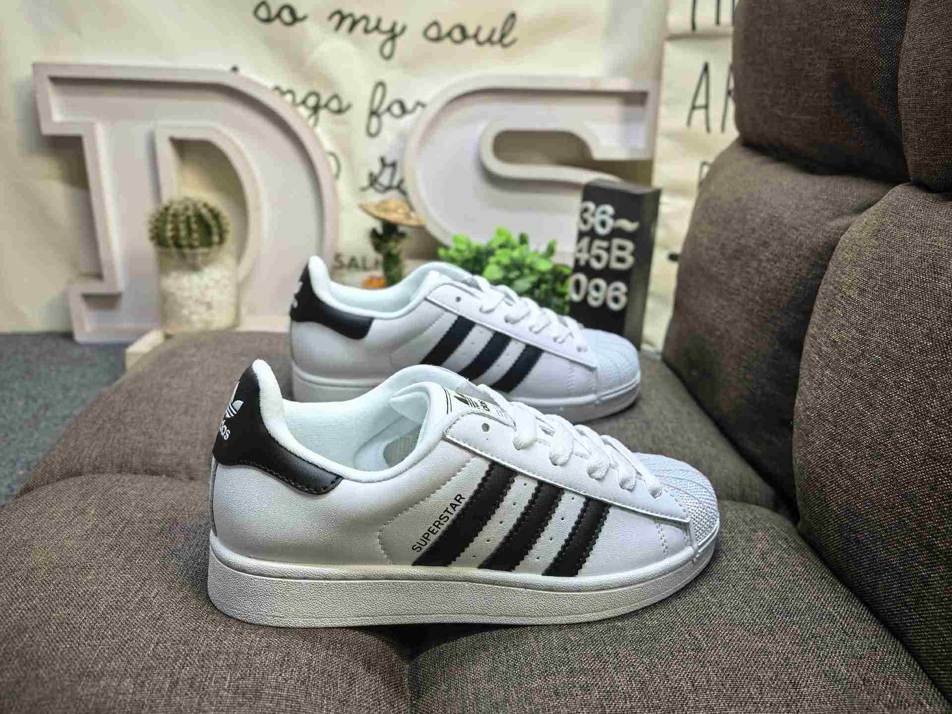adidas SUPERSTAR II Shoes