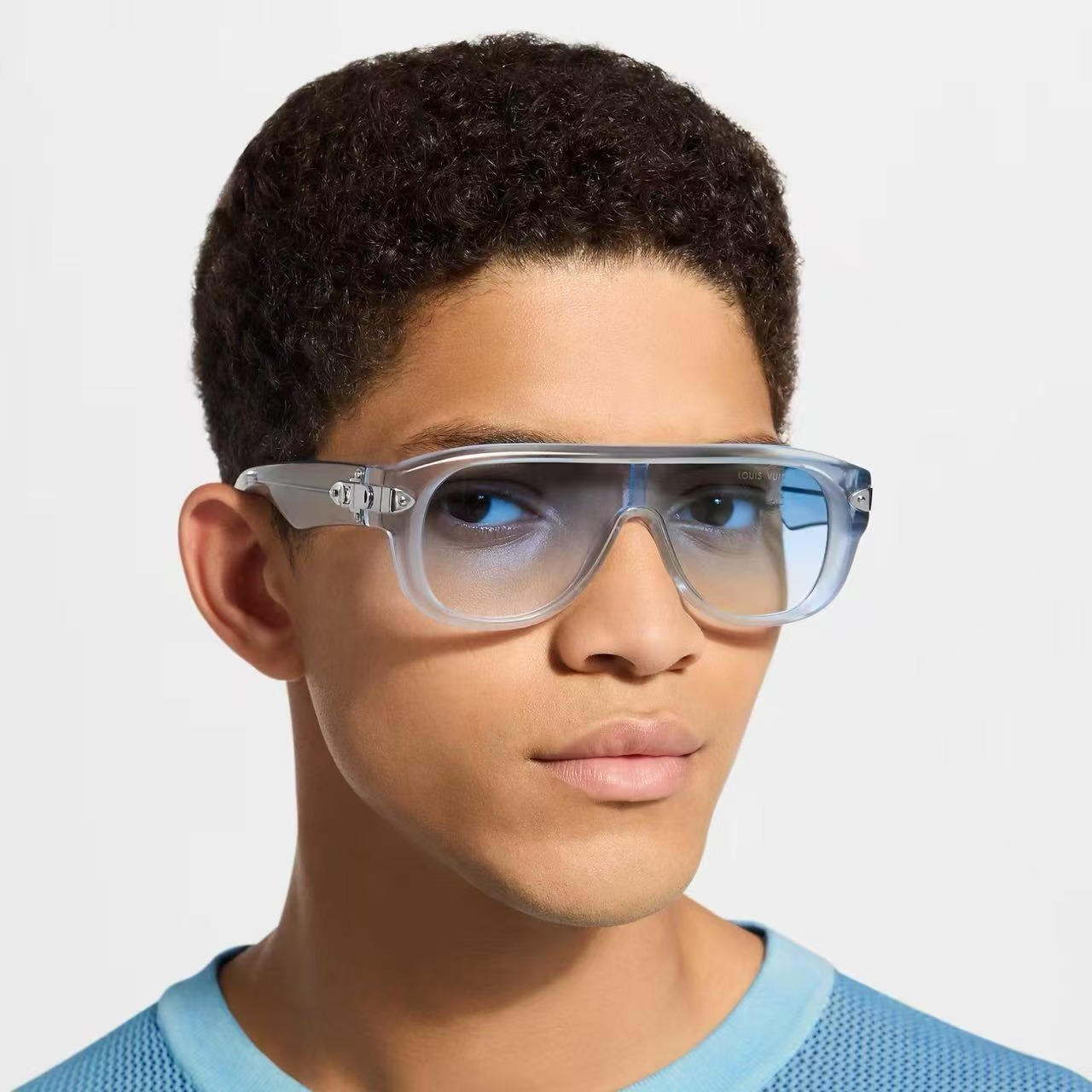 Louis Vuitton Sunglasses - Z3516U