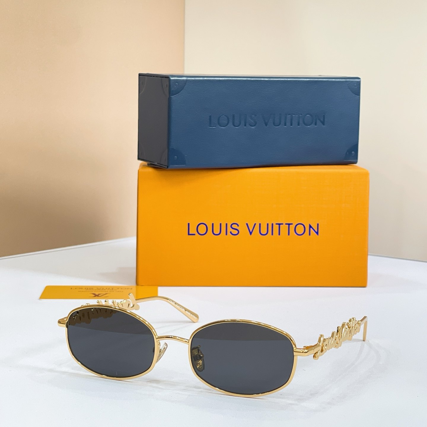 Louis Vuitton Sunglasses - Z317U
