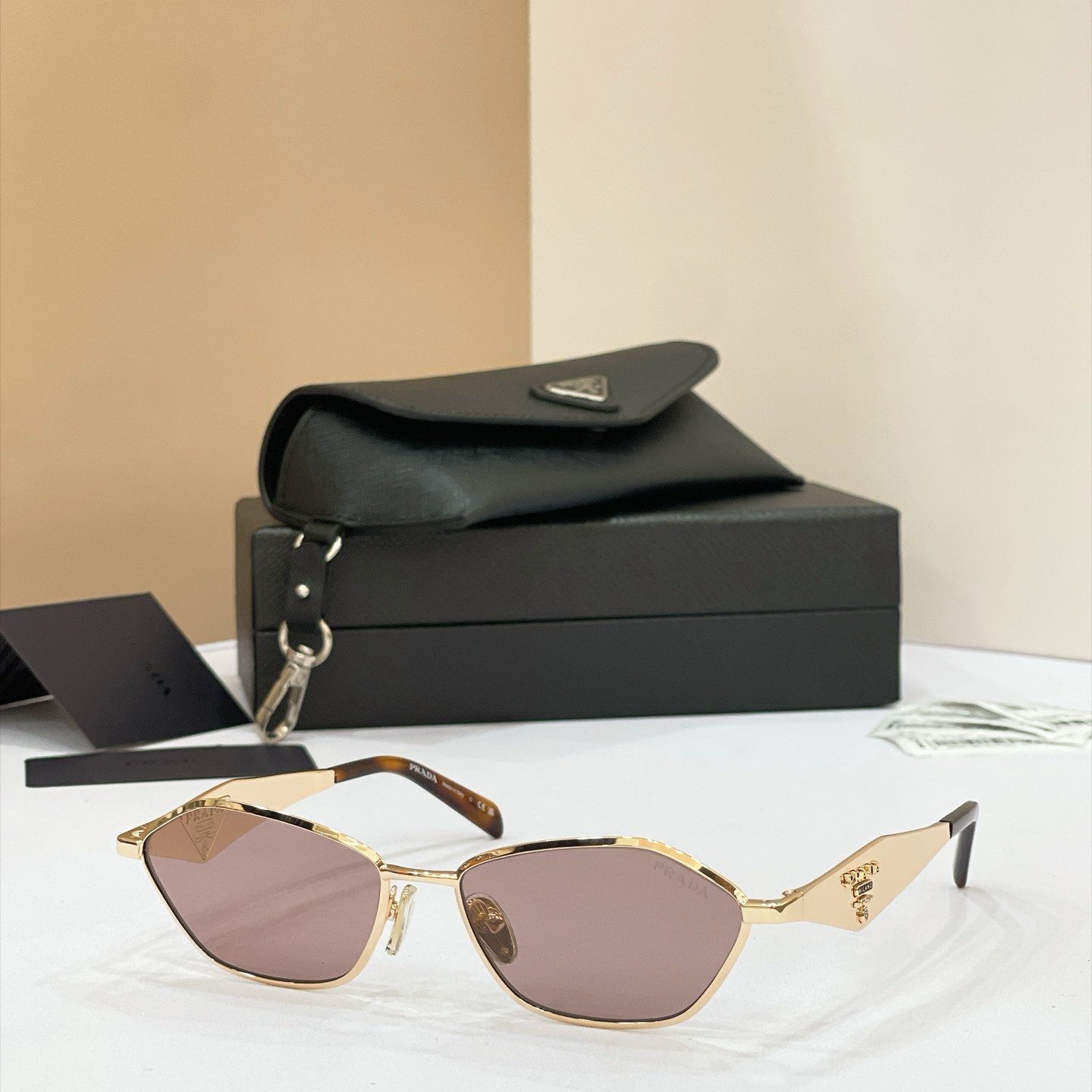 Prada Sunglasses - SPRD50