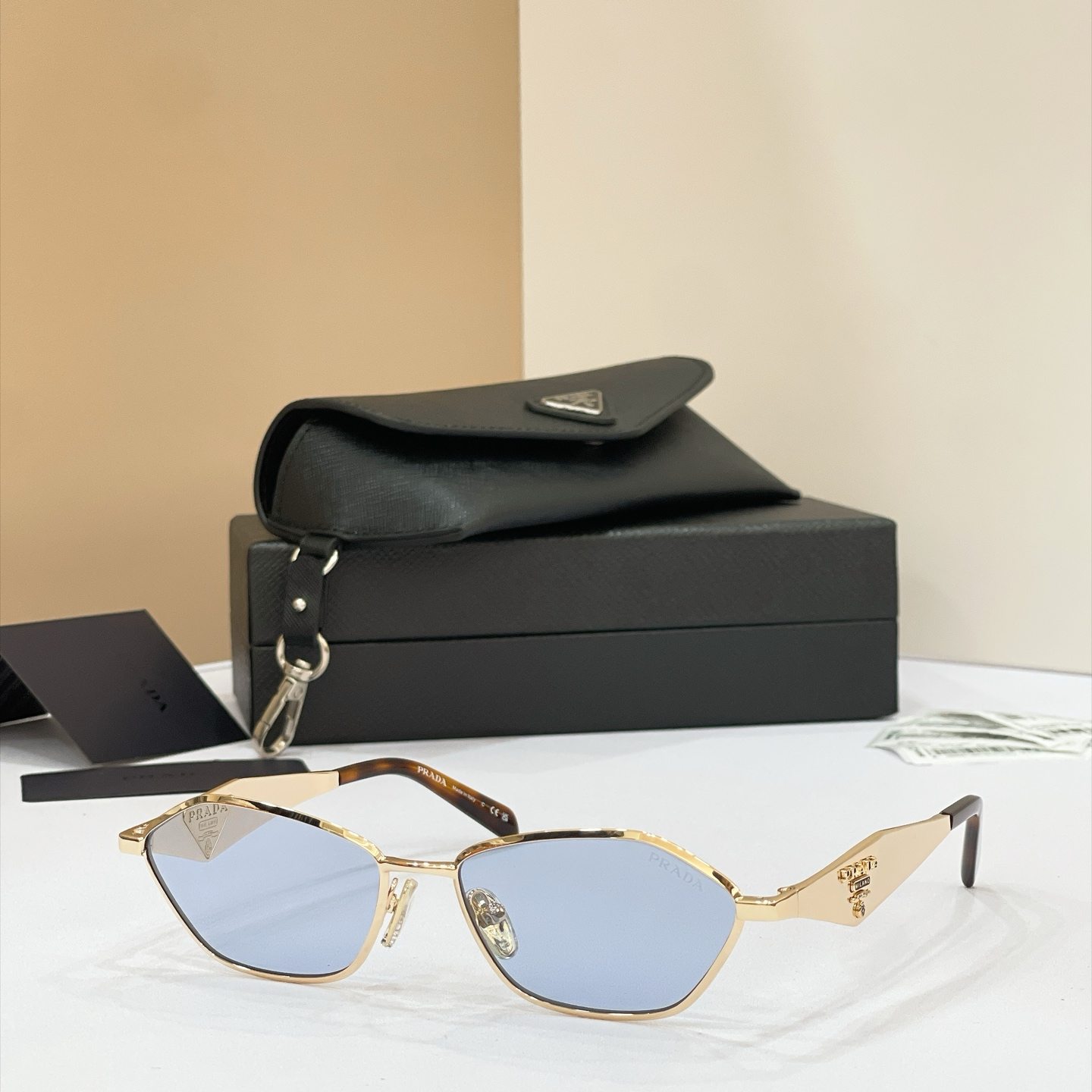 Prada Sunglasses - SPRD50