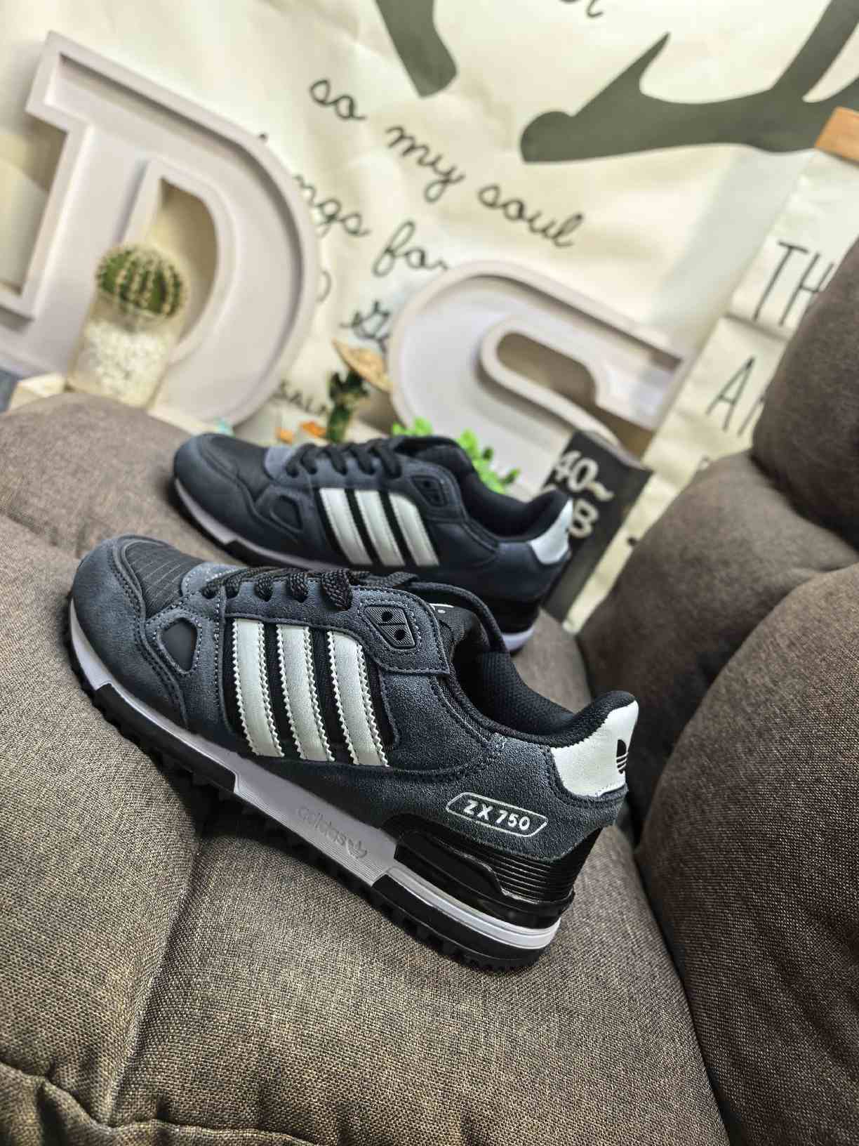 adidas ZX 750 Hd Shoes