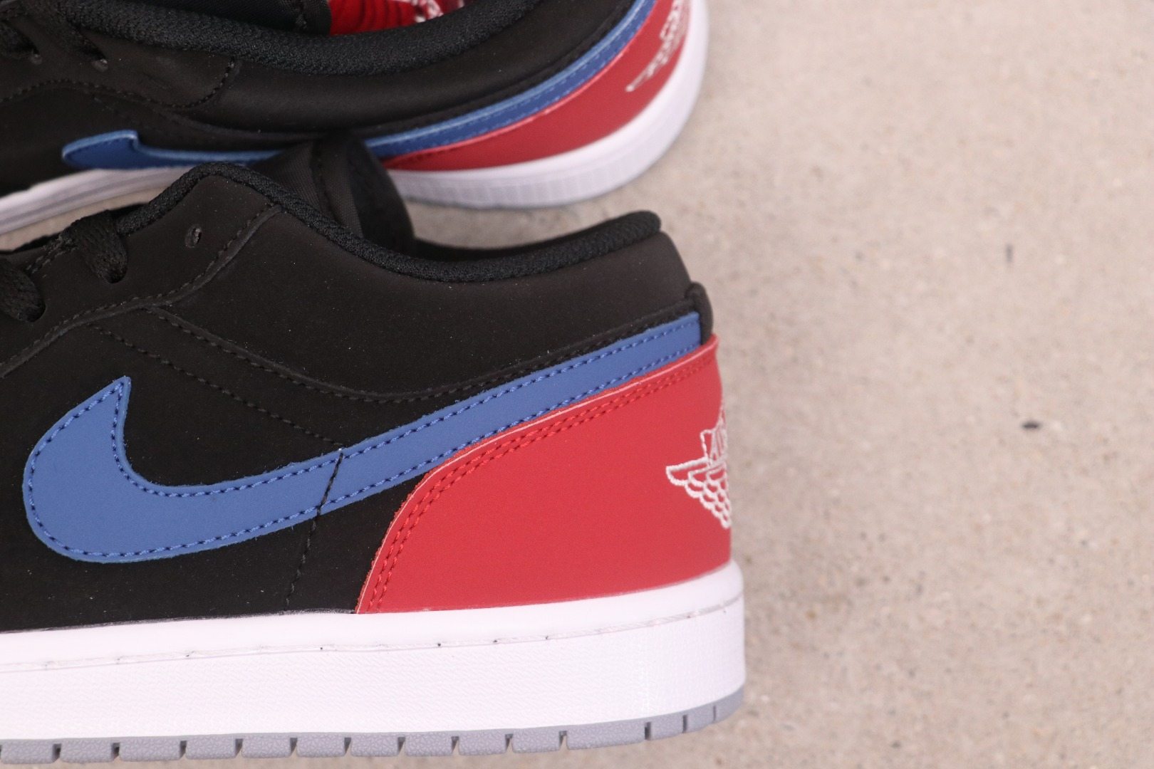 Air Jordan 1 Low 553558-049
