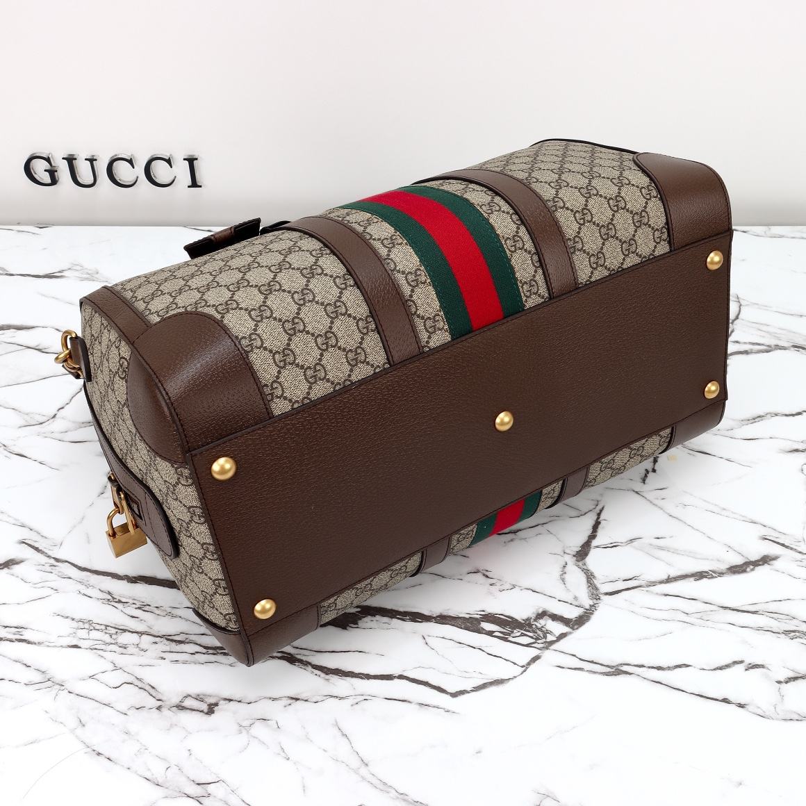 Gucci Savoy Medium Duffle Bag — 724642