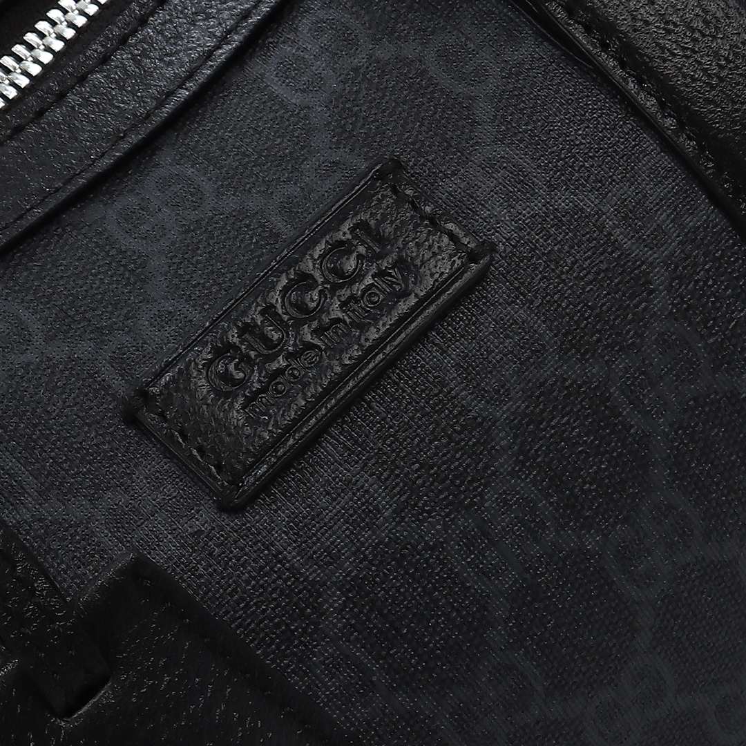 Gucci GG Medium Duffle Bag — 795458