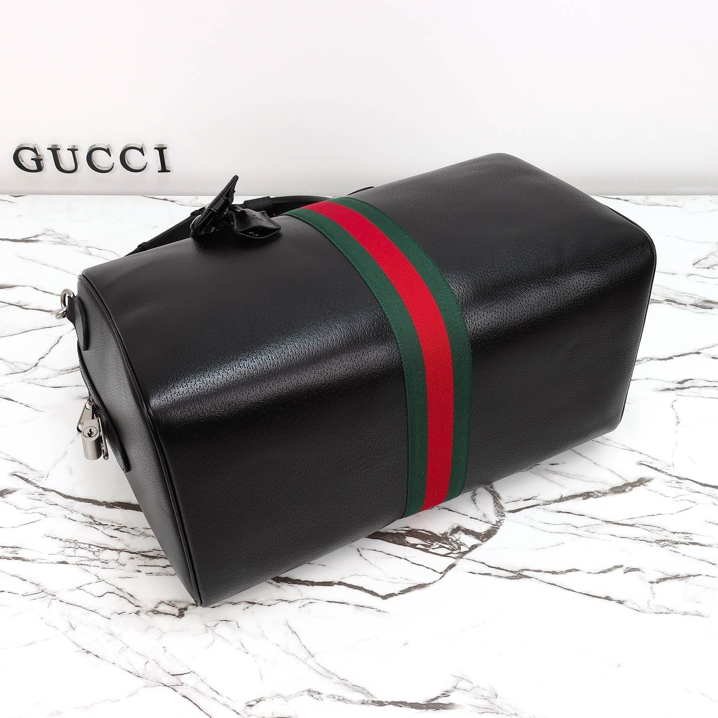 Gucci Savoy Medium Duffle Bag — 834460