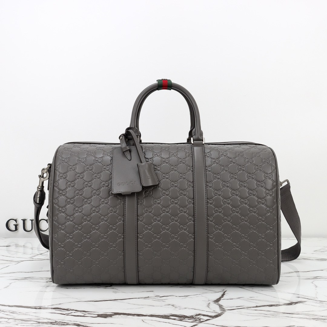 Gucci GG Emblem Medium Duffle Bag โ 850220