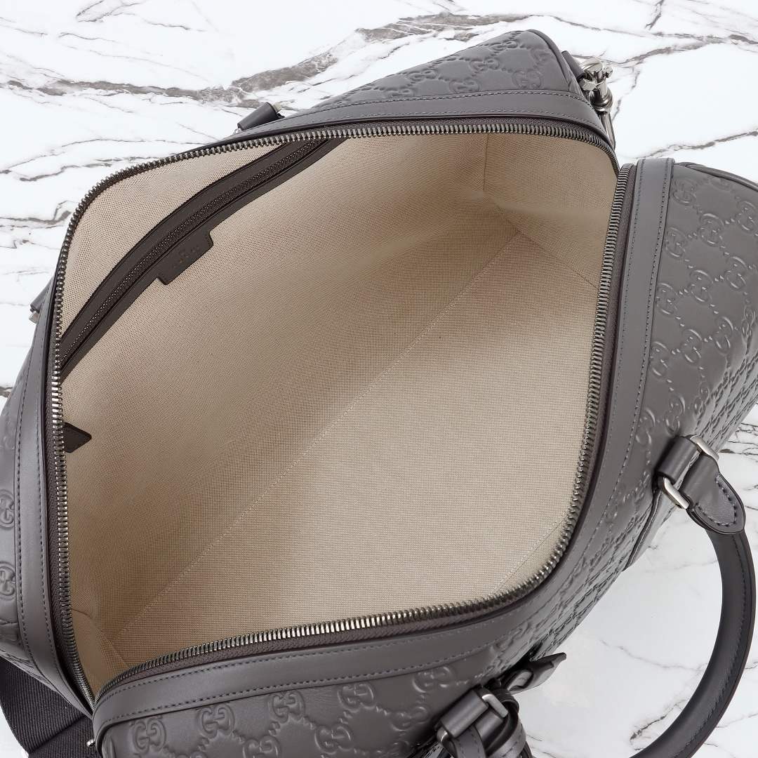 Gucci GG Emblem Medium Duffle Bag — 850220