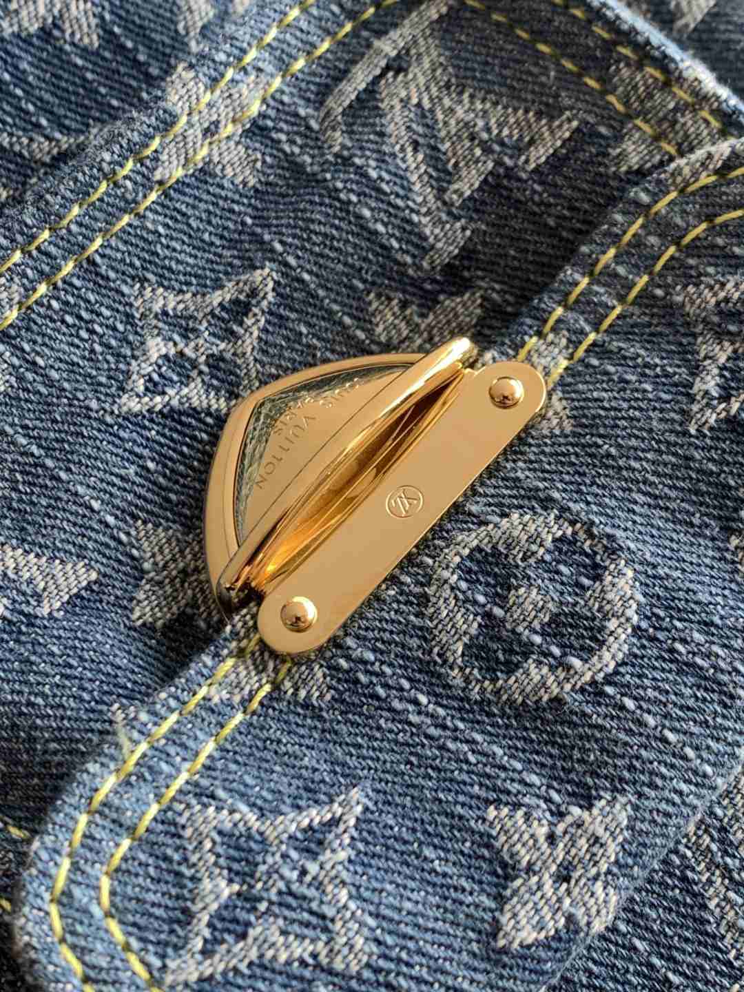 Louis Vuitton Baggy — M27329