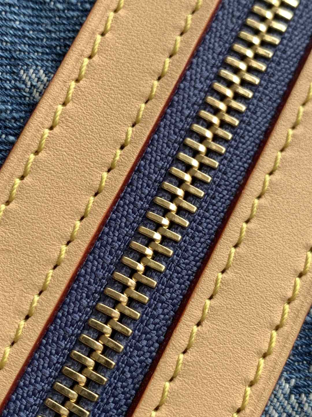 Louis Vuitton Baggy — M27329