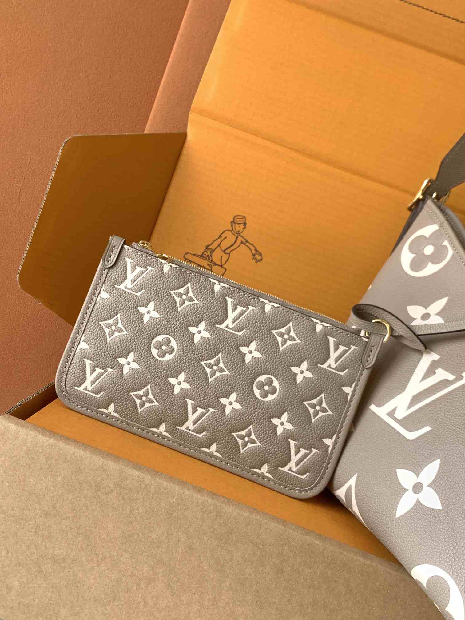 Louis Vuitton CarryAll PM — M47180