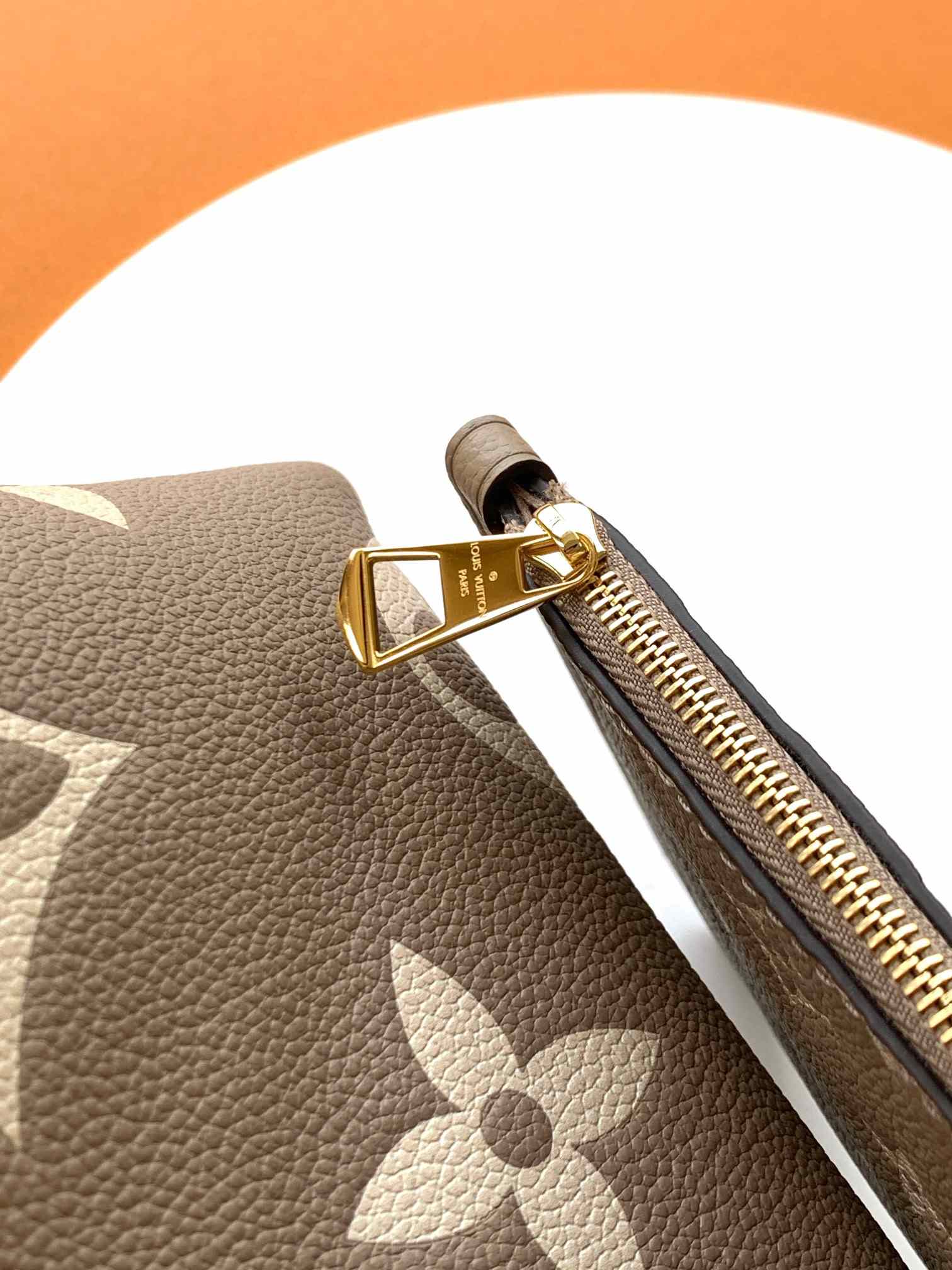 Louis Vuitton CarryAll PM — M47180