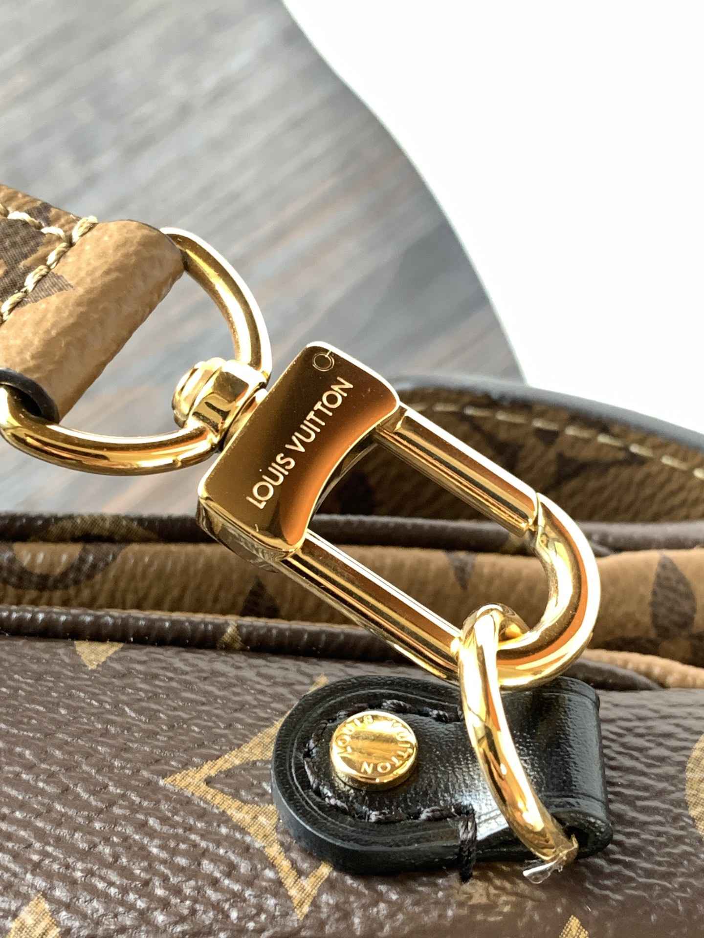 Louis Vuitton Pochette Métis Monogram Reverse — M44876