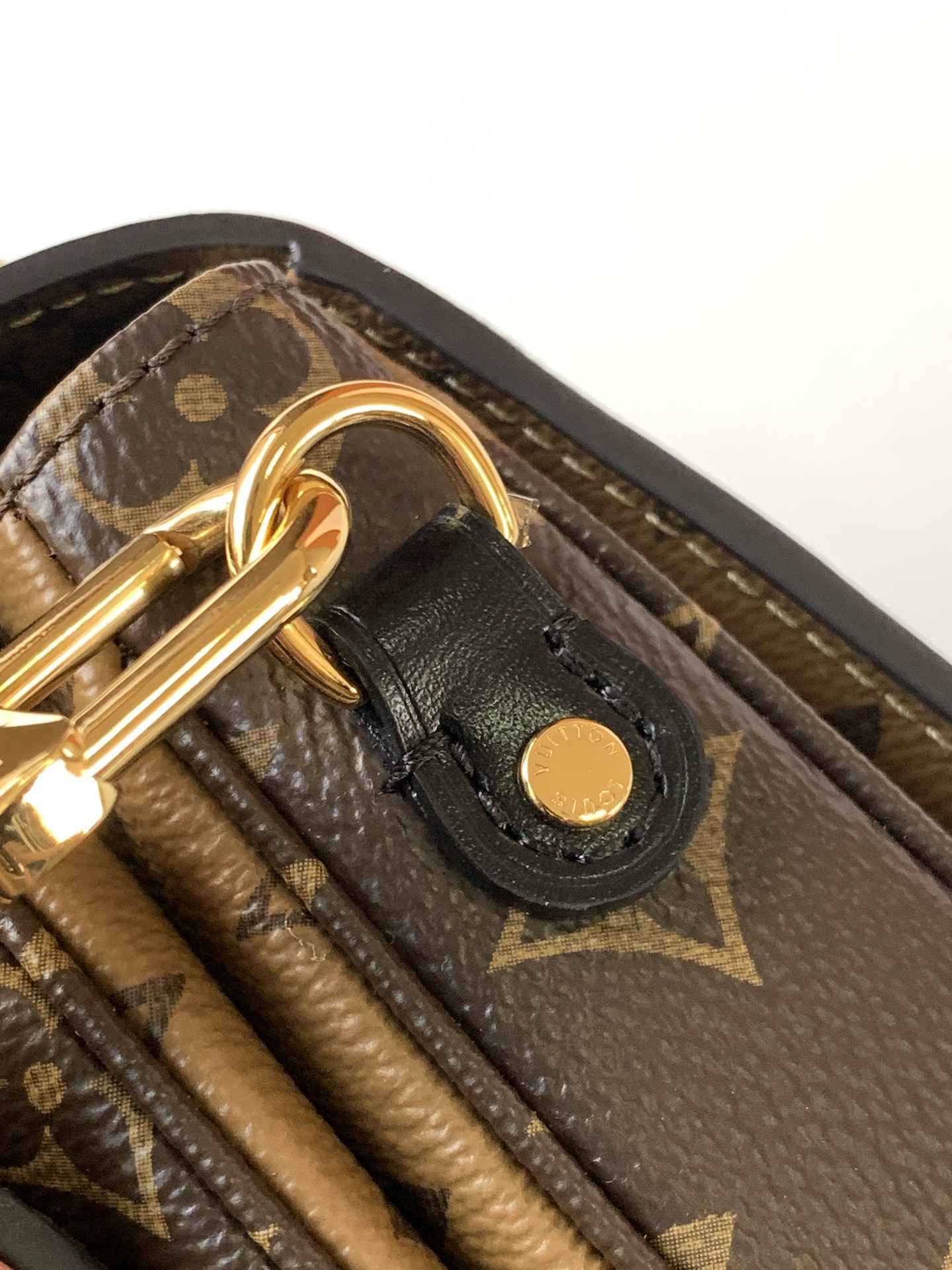 Louis Vuitton Pochette Métis Monogram Reverse — M44876