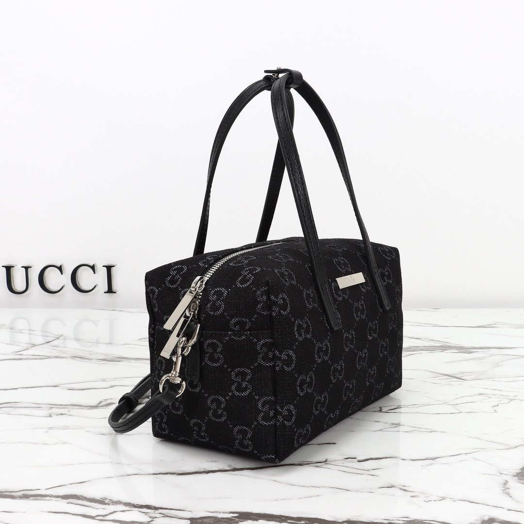 Gucci Small Boston Bag with Gucci Plaque — 875811