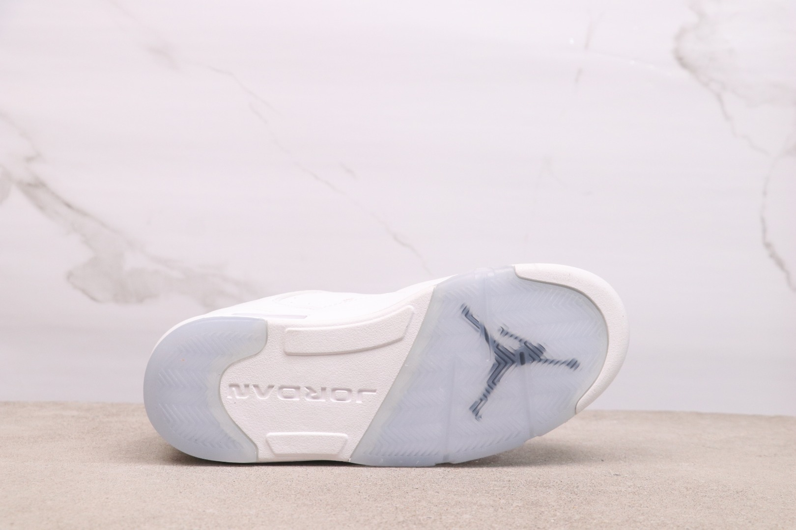 AIR JORDAN 5 LOW IH2047-101