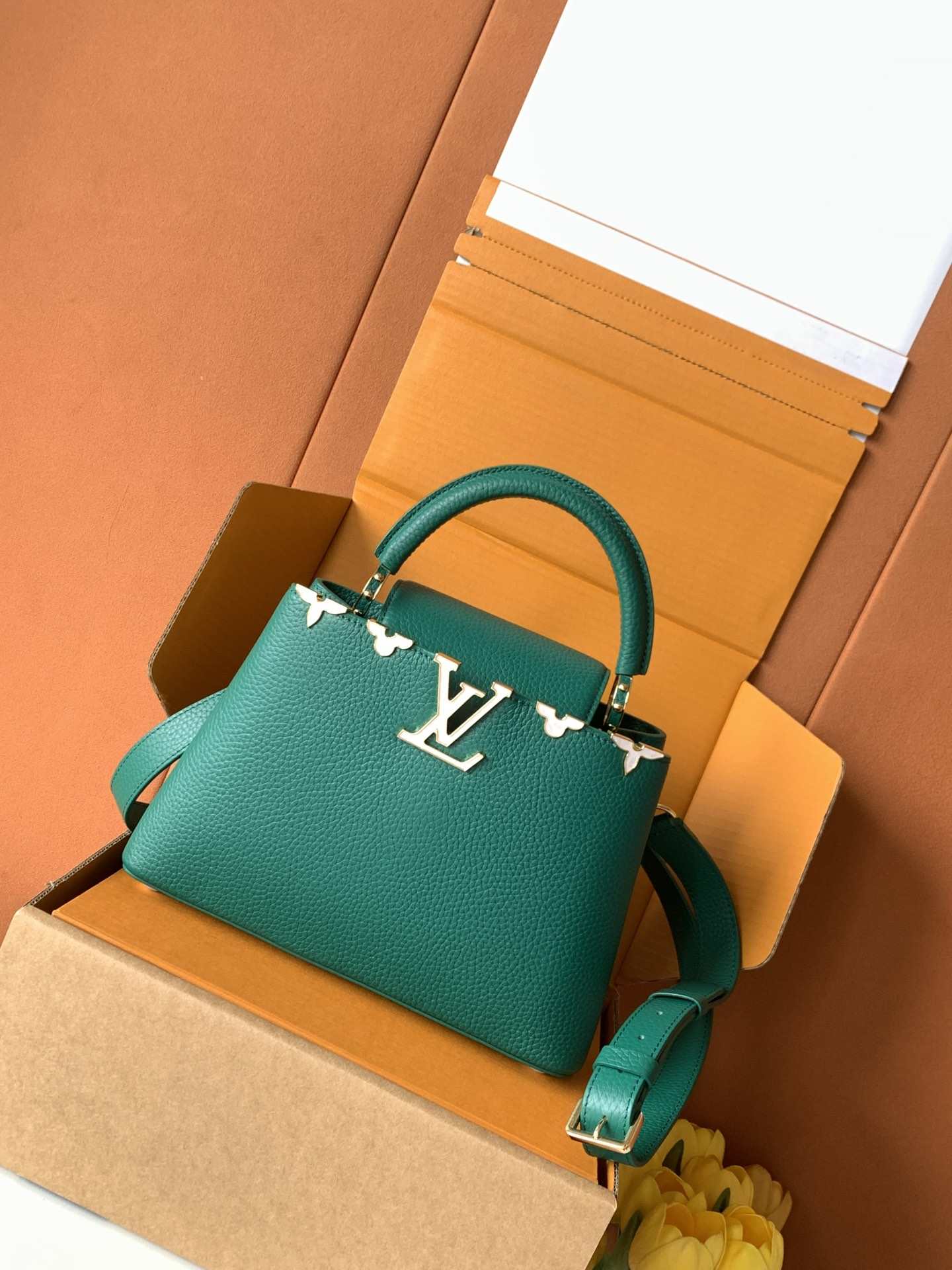 Louis Vuitton Capucines BB-Style Top-Handle Bag, Deep green — M25404
