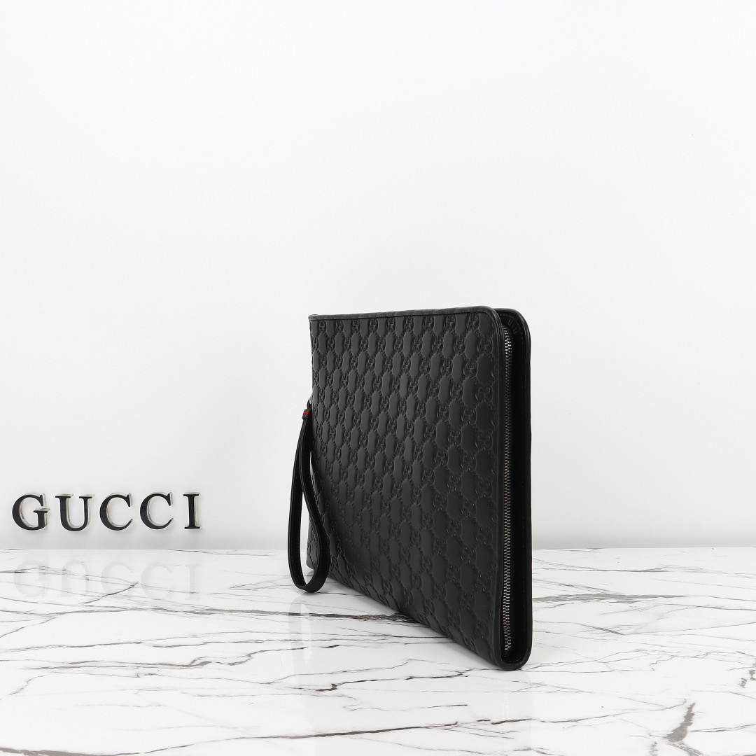 Gucci GG Emblem Large Pouch — 850224