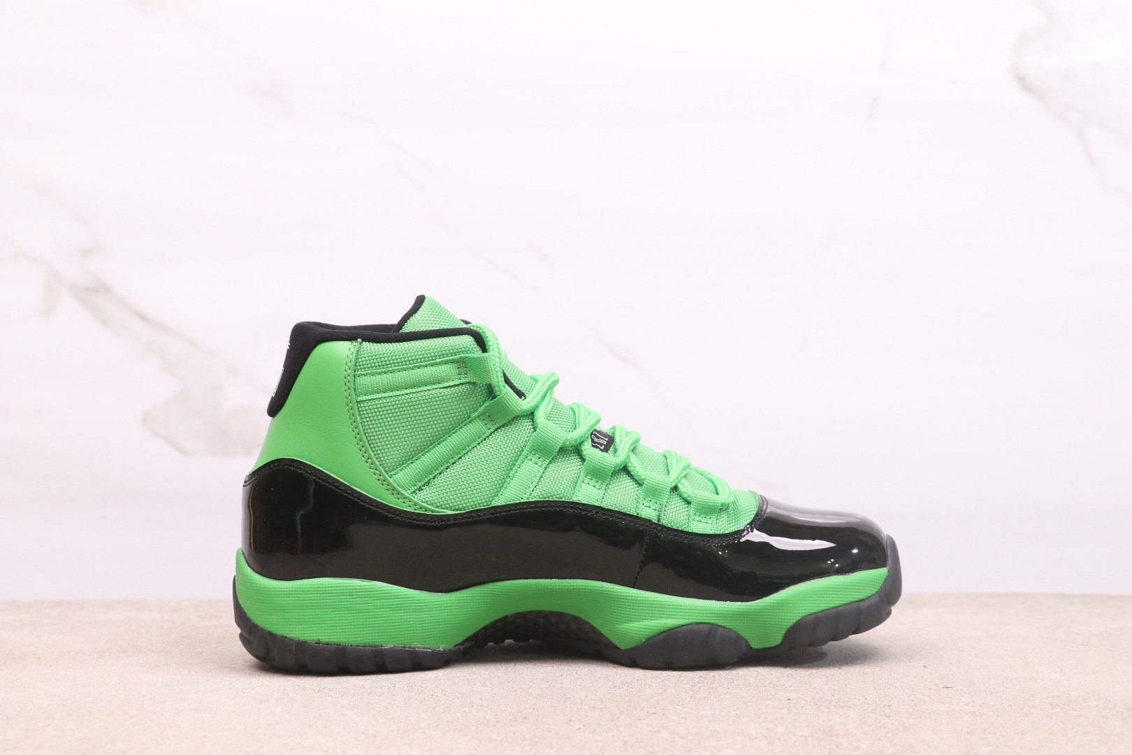Air Jordan 11 RETRO CT8012-310