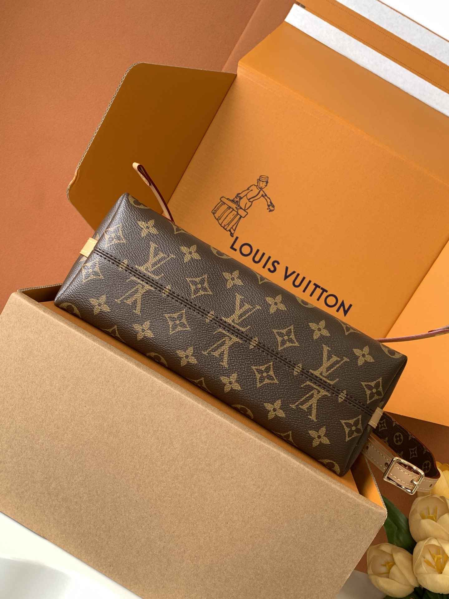 Louis Vuitton CarryAll BB-Style Shoulder Bag — M13014
