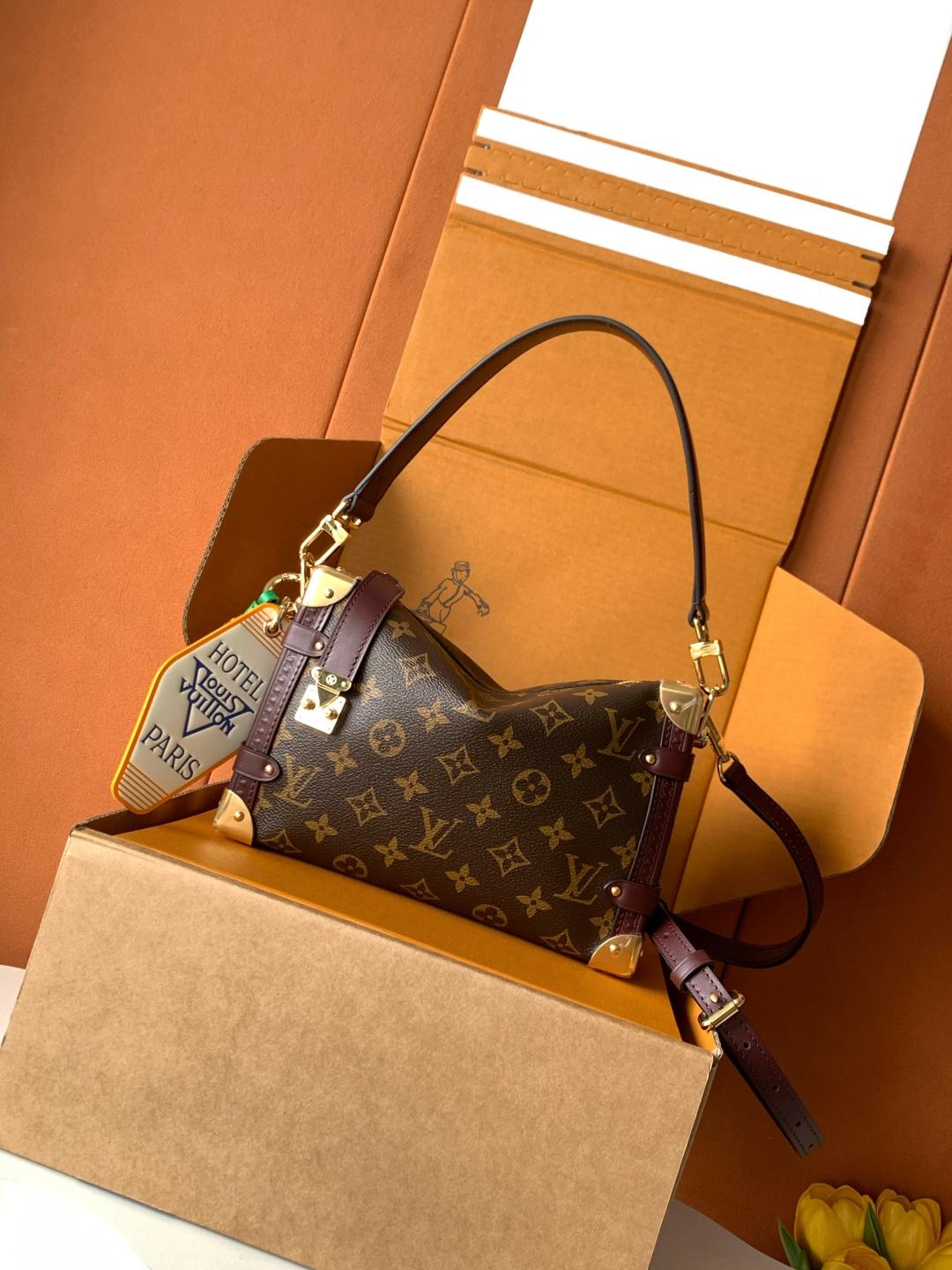 Louis Vuitton Side Trunk MM (Getaway capsule) — M28569