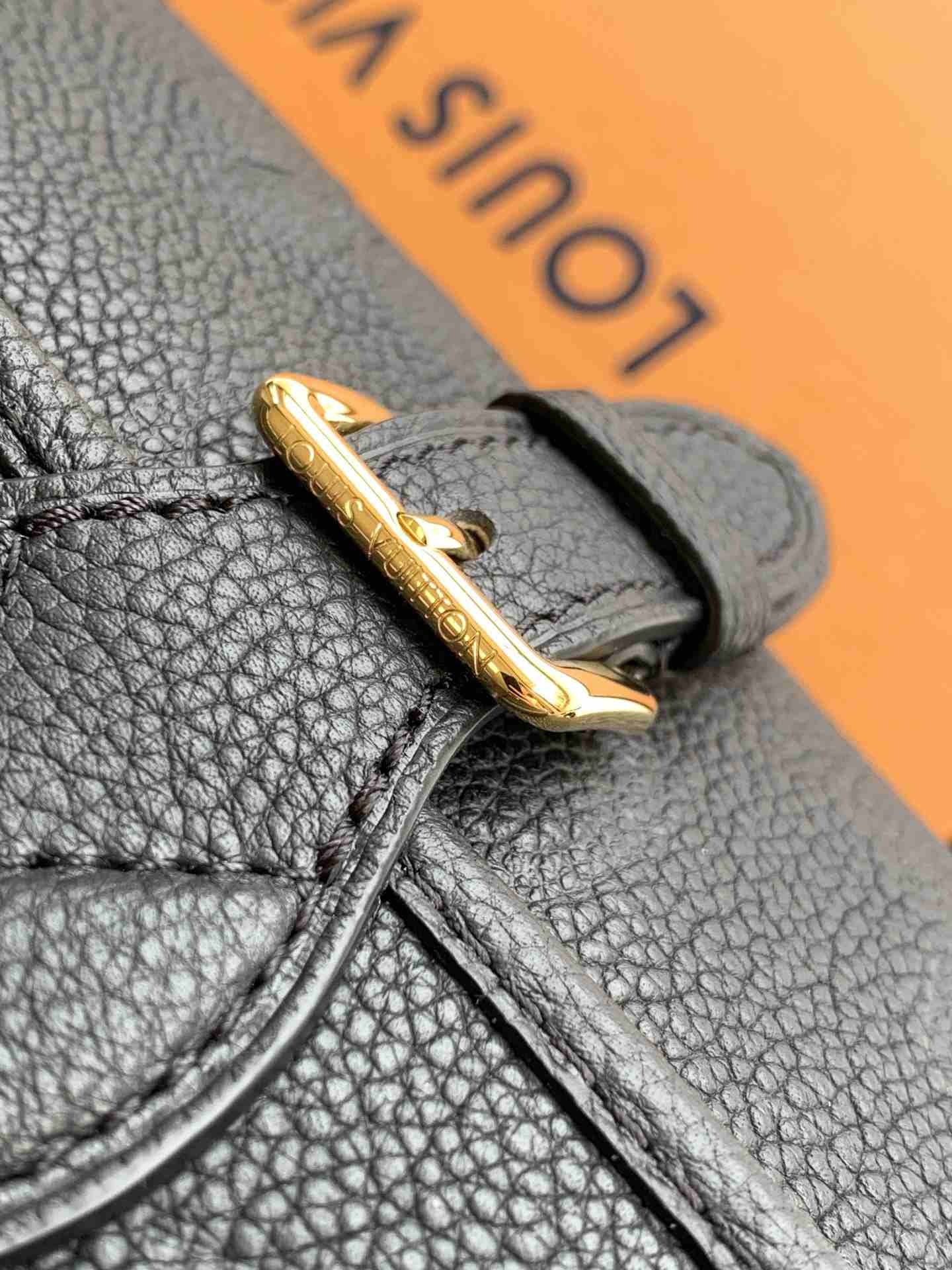 Louis Vuitton Diane — LV-M46386-SRC0095