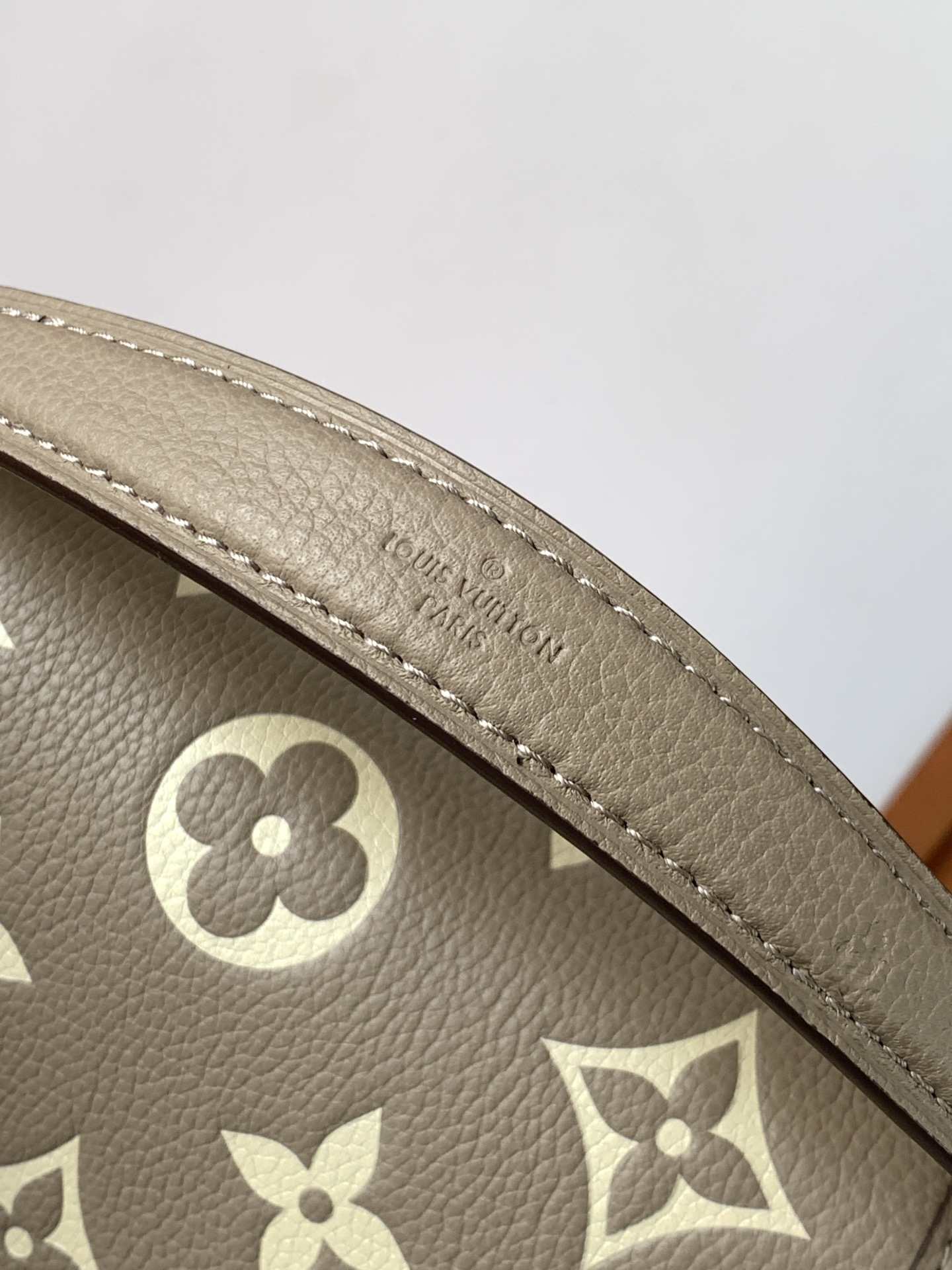 Louis Vuitton Nano Diane — LV-M83300-SRC0107