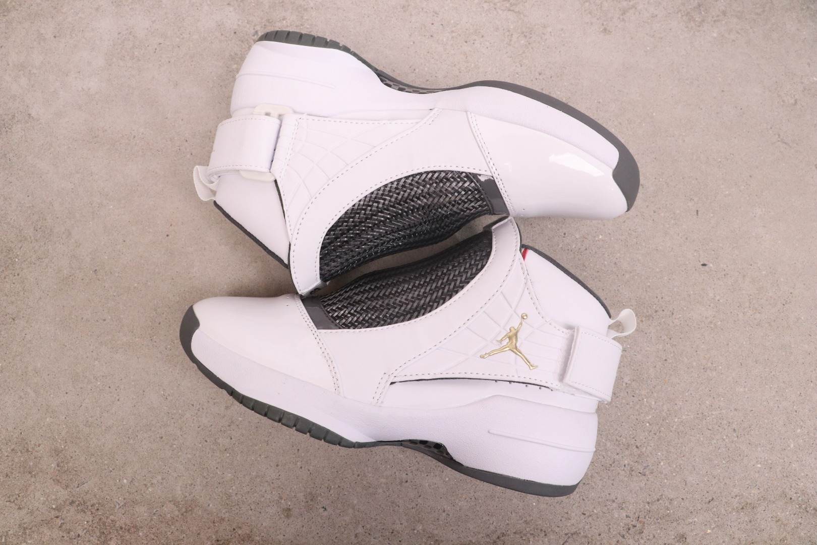 AIR JORDAN 19 RETRO 307546-102