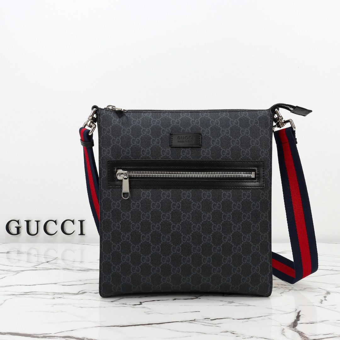 Gucci GG Supreme black messenger bag — 474137