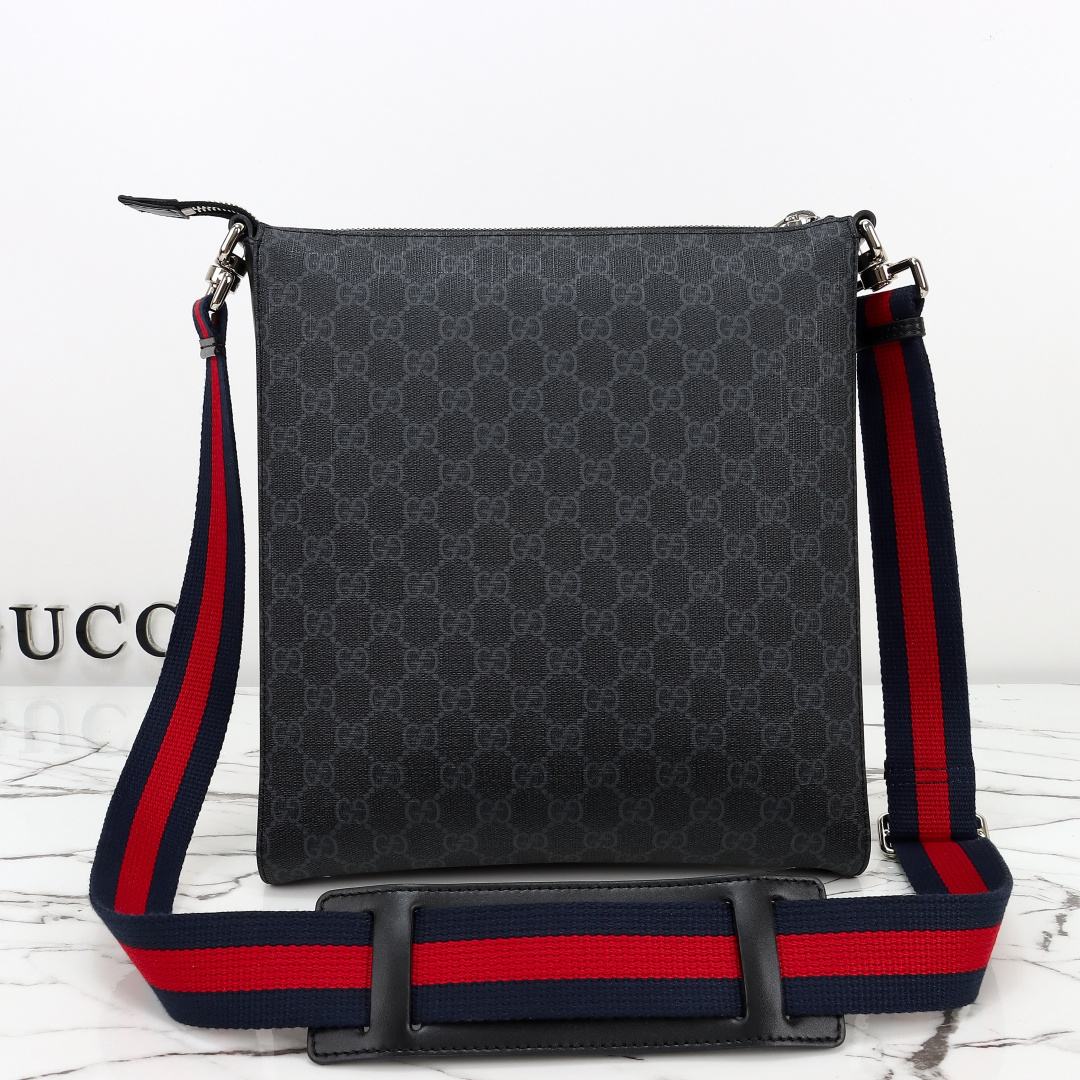 Gucci GG Supreme black messenger bag — 474137