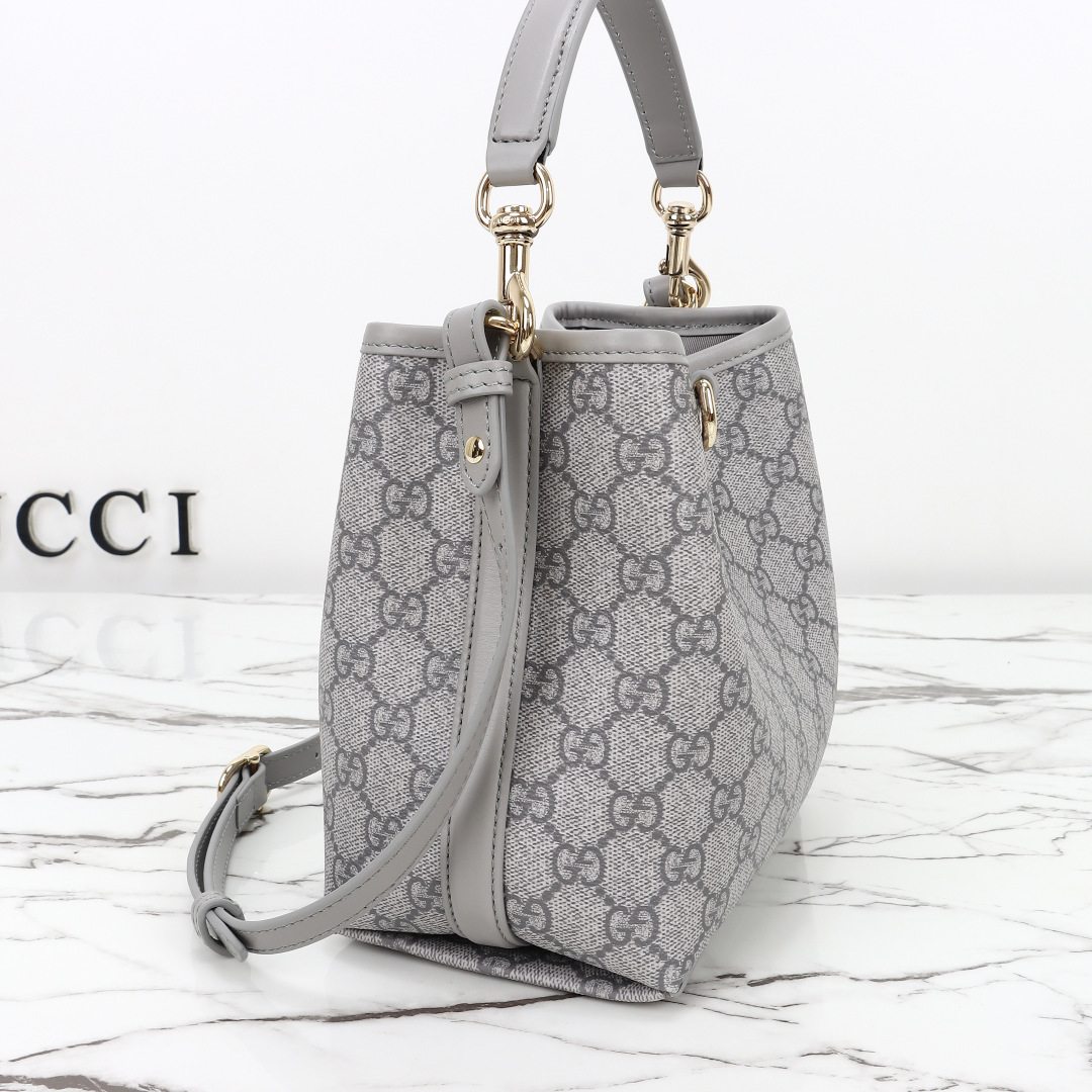 Gucci GG Emblem small bucket bag — 815118