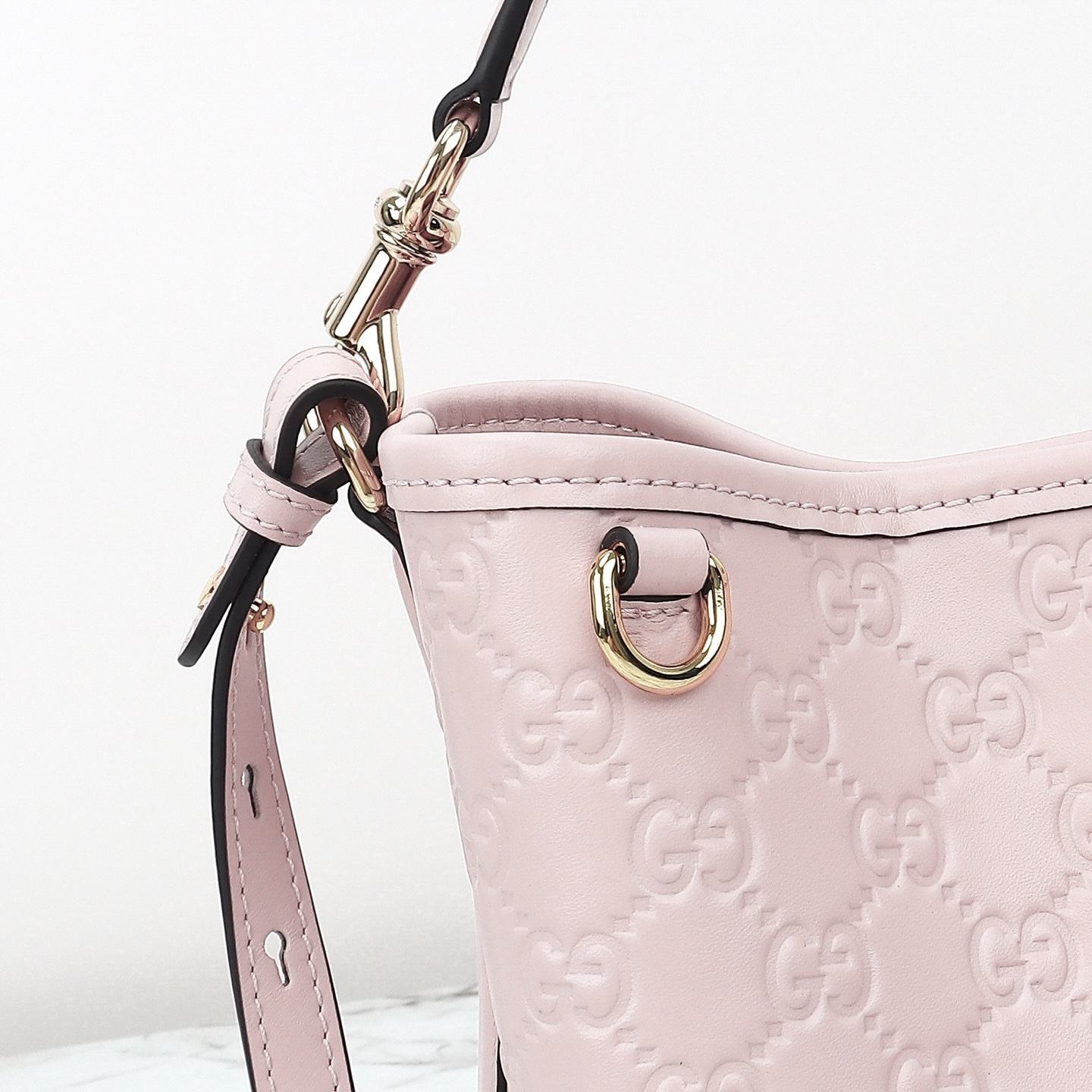 Gucci GG Emblem small bucket bag — 815118