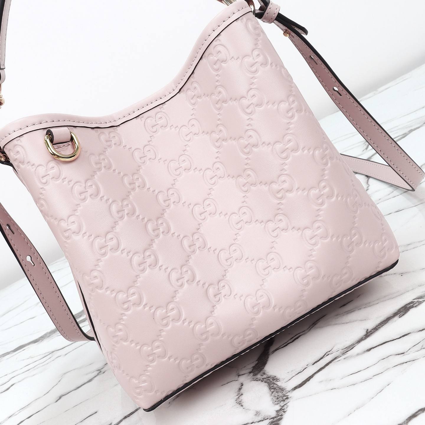 Gucci GG Emblem small bucket bag — 815118