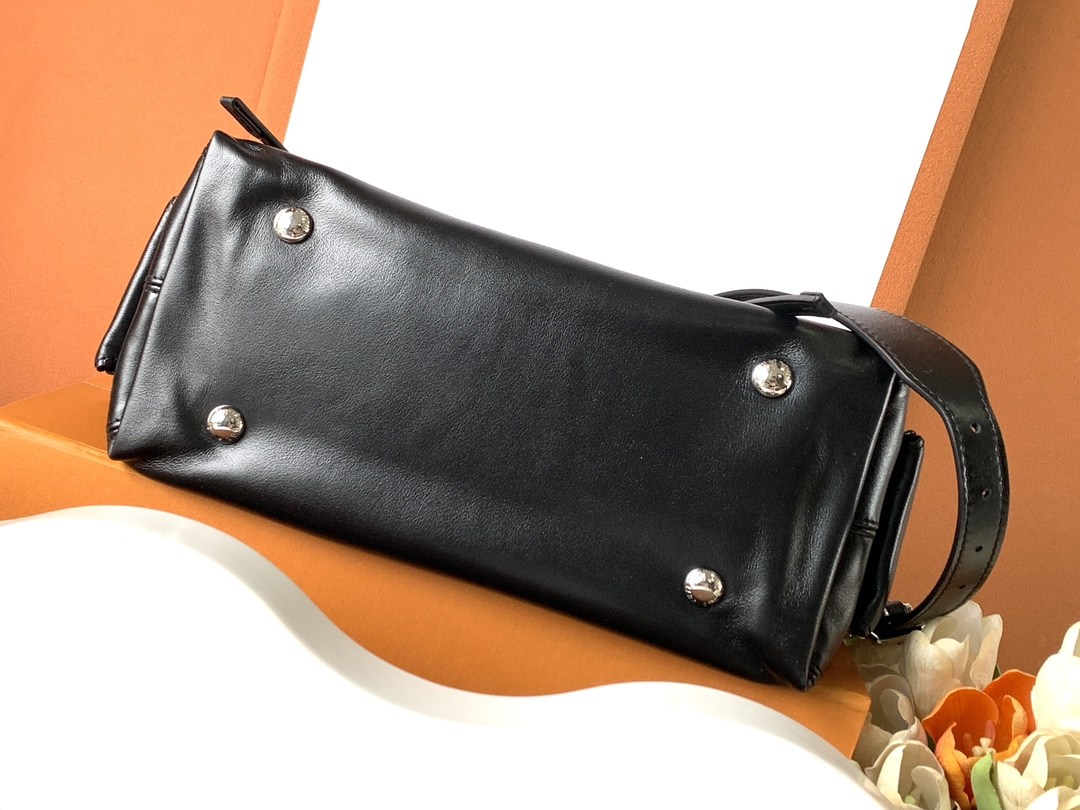 Louis Vuitton Shoulder Bags — LV-M24861-SRC0116