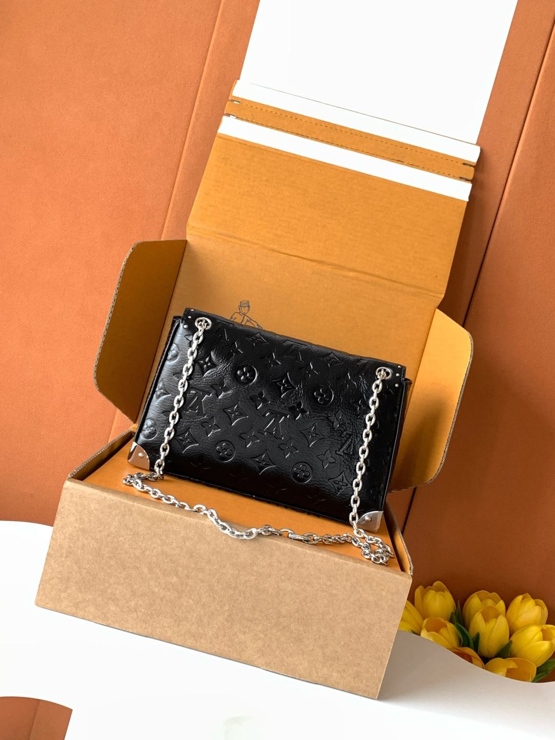 Louis Vuitton Trunkie — LV-M28137-SRC0121