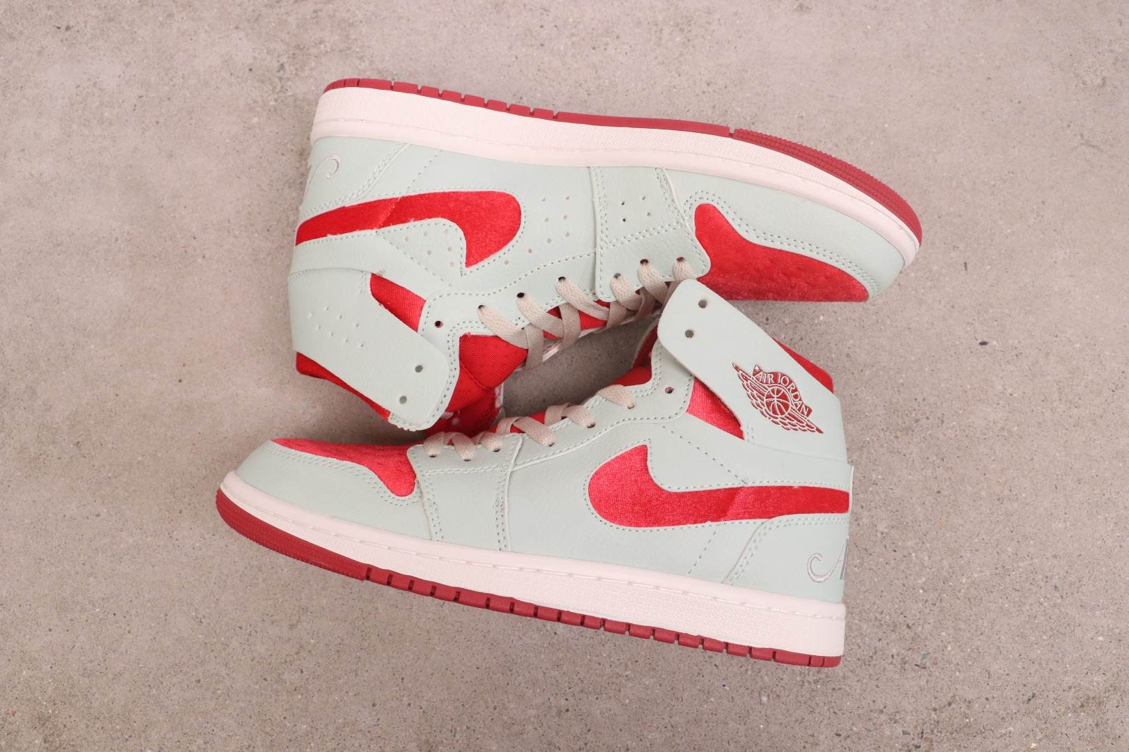 Air Jordan 1 Zoom CMFT 2 “Valentines Day” DV1304-106