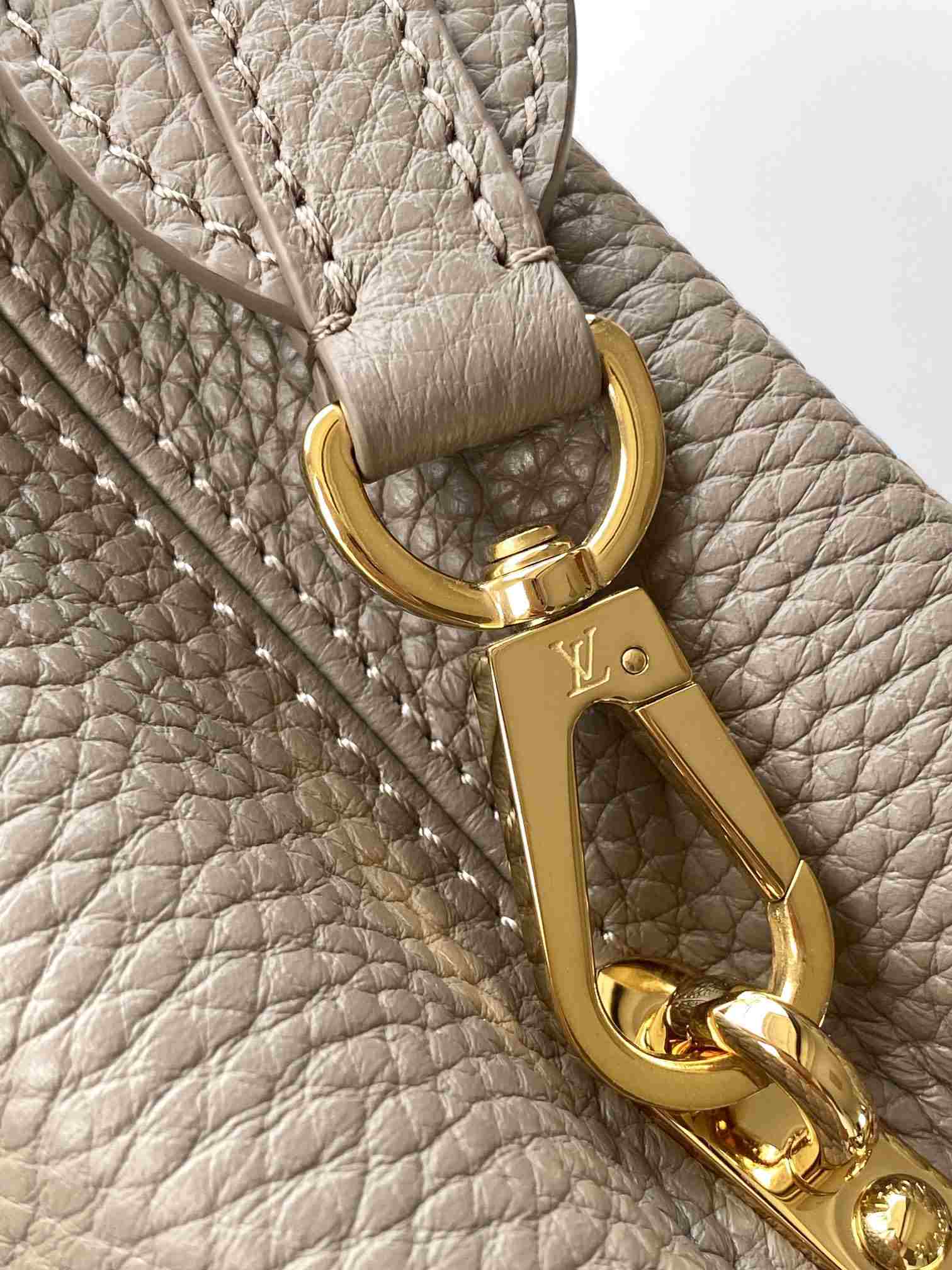 Louis Vuitton Capucines Mini Top-Handle Bag — LV-N82067-SRC0150