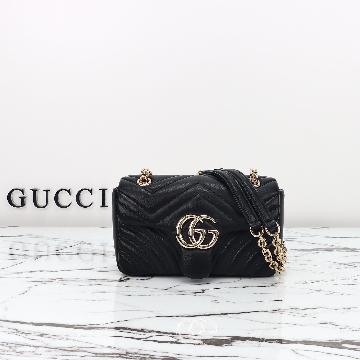 Gucci GG Marmont small shoulder bag in black โ 837280