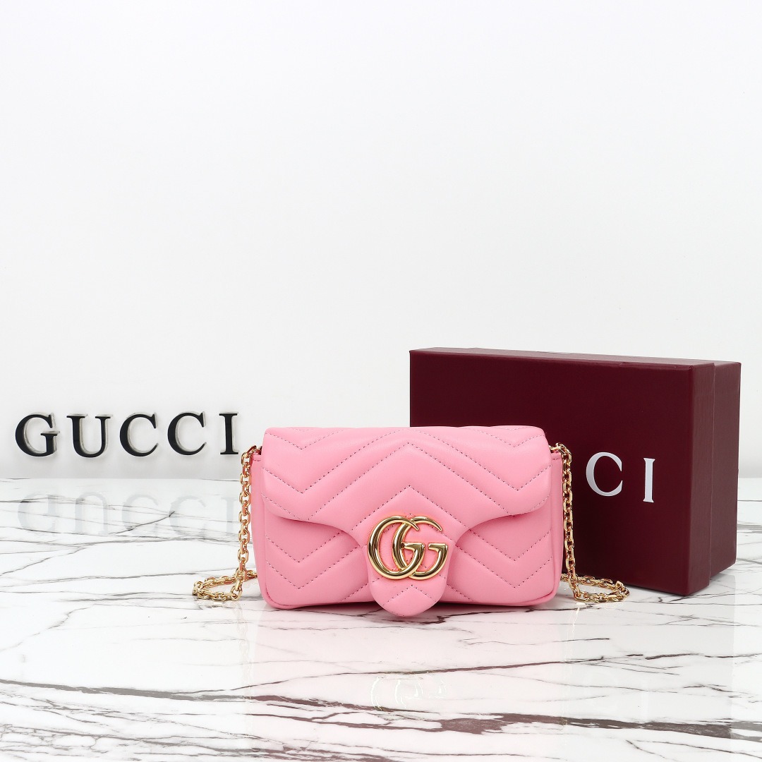 Gucci GG Marmont mini shoulder bag in light pink โ 841290