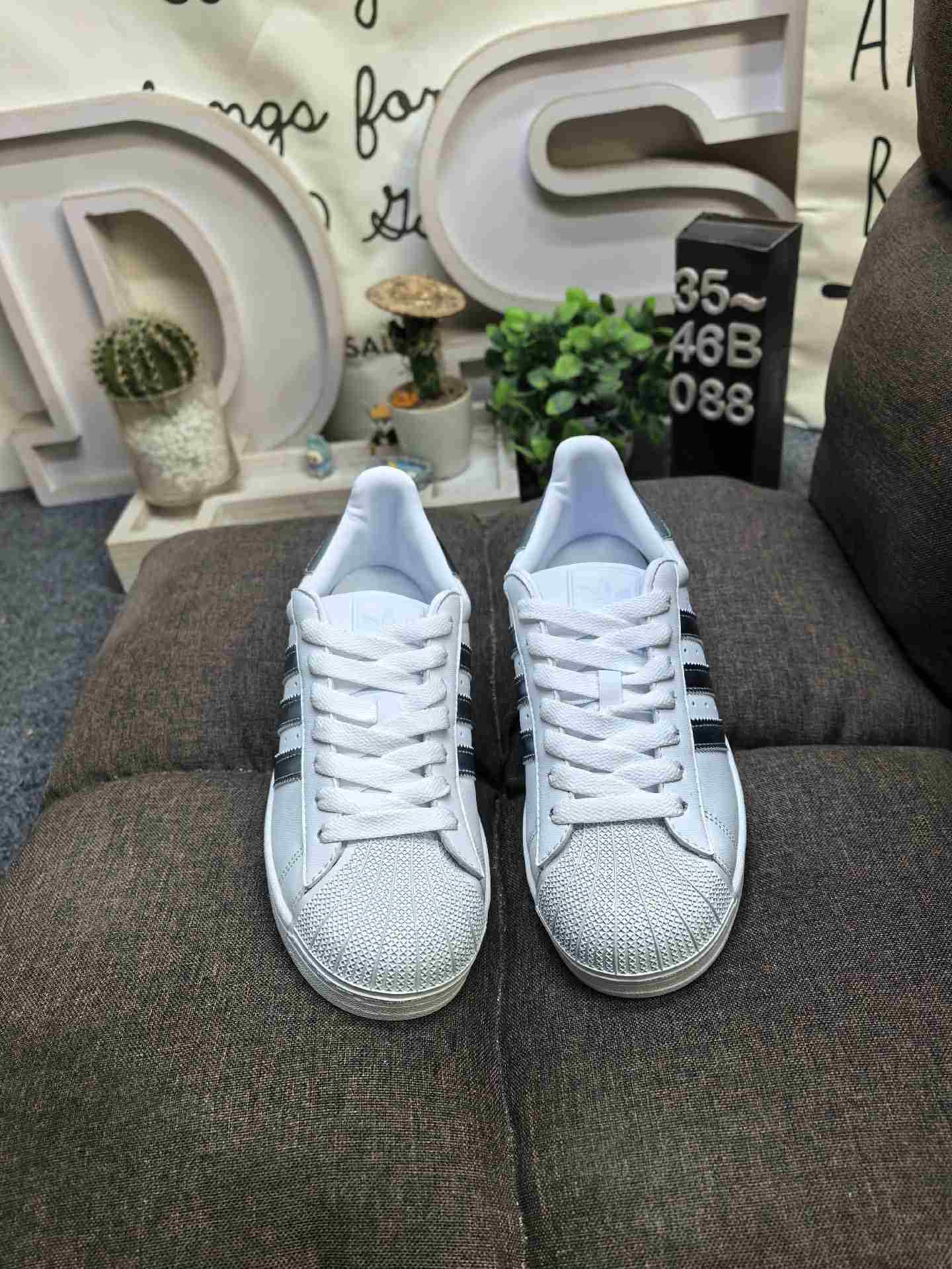 adidas SUPERSTAR II Shoes