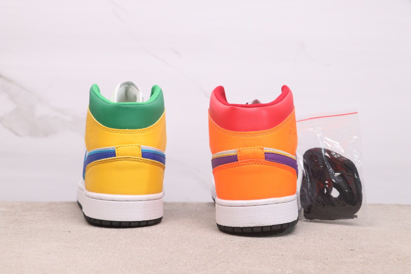 Air Jordan 1 Mid 554724-445