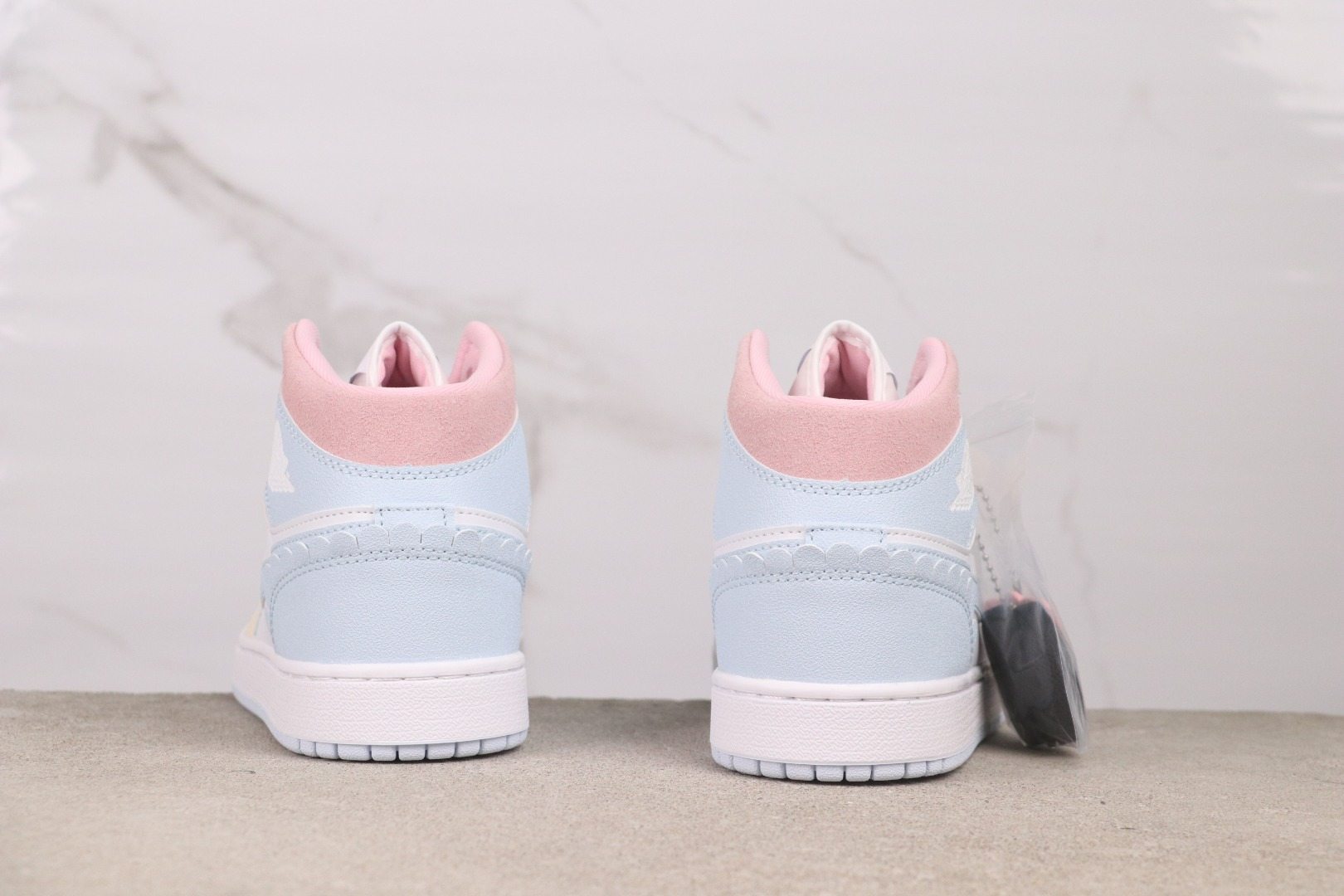 Air Jordan 1 Mid IB7057-403