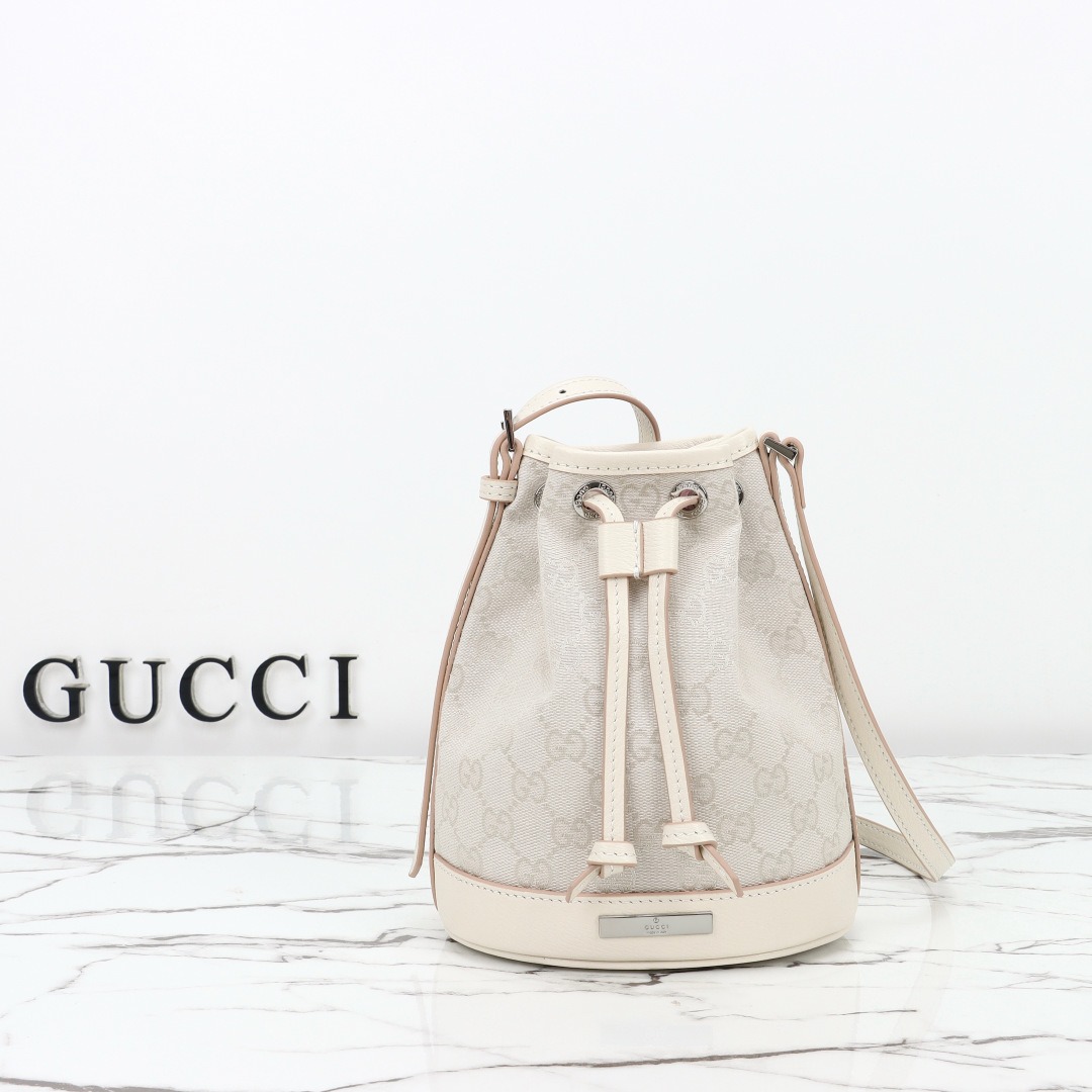 Gucci Mini Bucket Bag with Gucci Plaque โ 875802