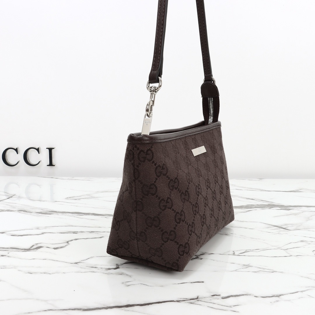 Gucci Small Pouch with Strap and Gucci Plaque — A0014P