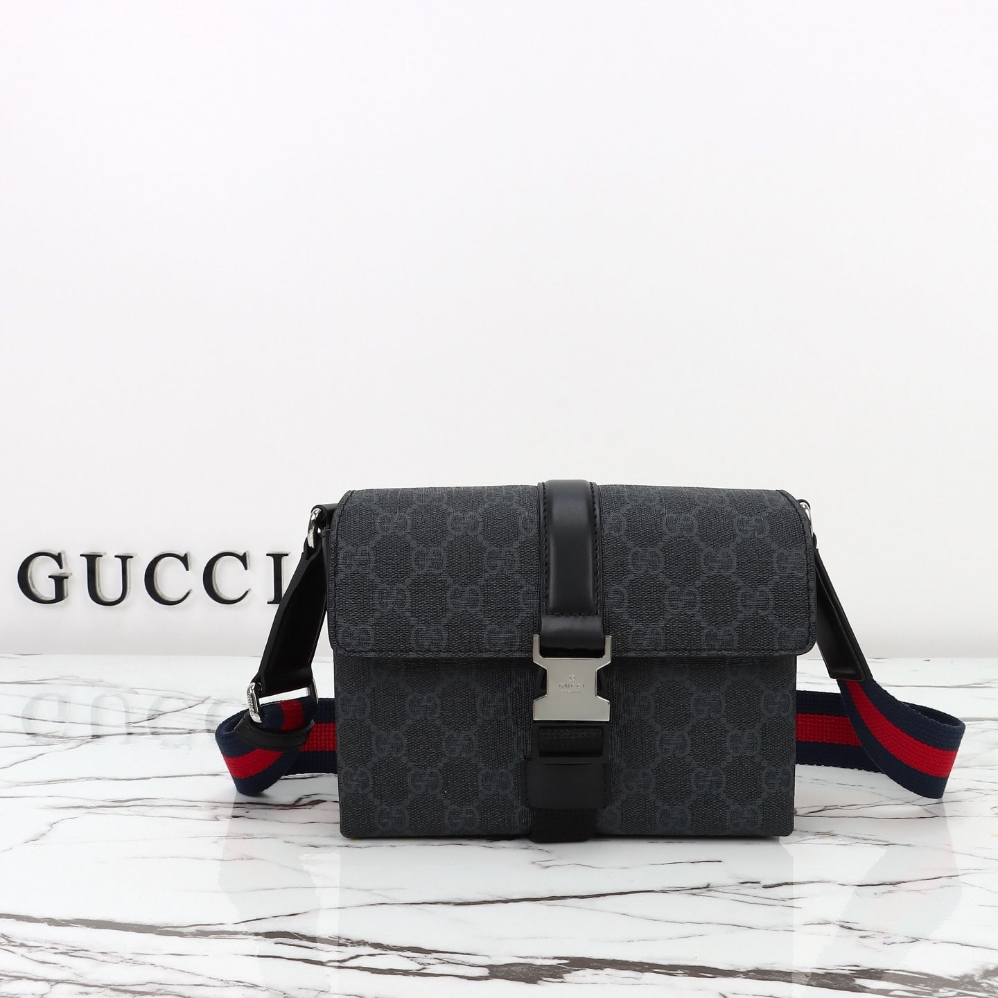 Gucci mini flap crossbody bag — 816953