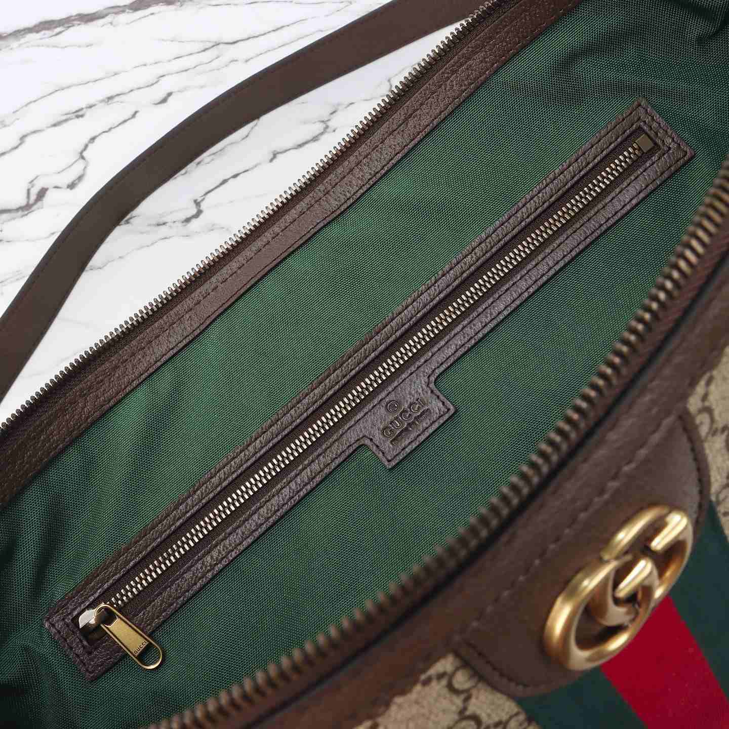 Gucci Savoy medium duffle bag — 834469