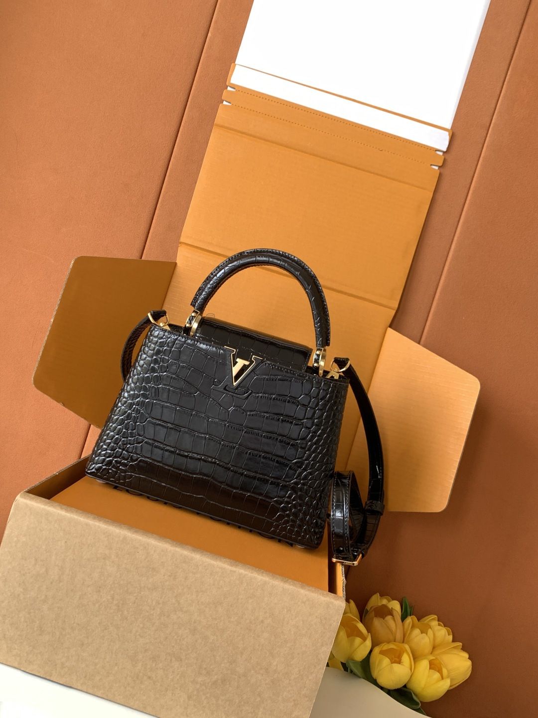 Louis Vuitton Capucines BB-style Top-Handle Bag — M92173