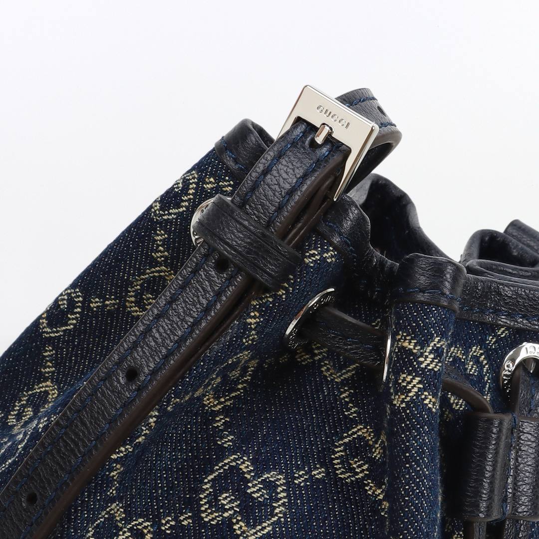 Gucci mini bucket bag with plaque — 875802