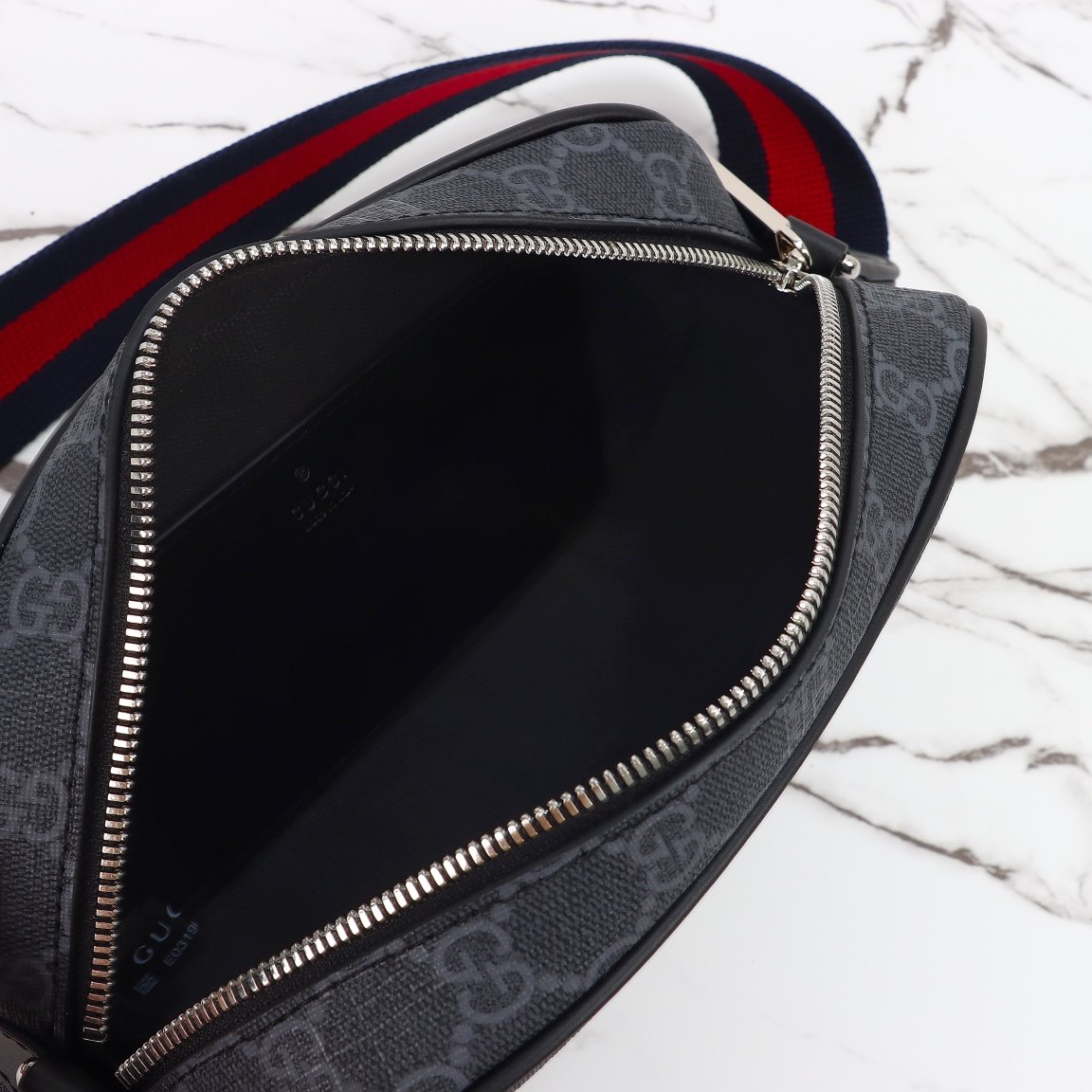 Gucci GG zip crossbody bag — 792097